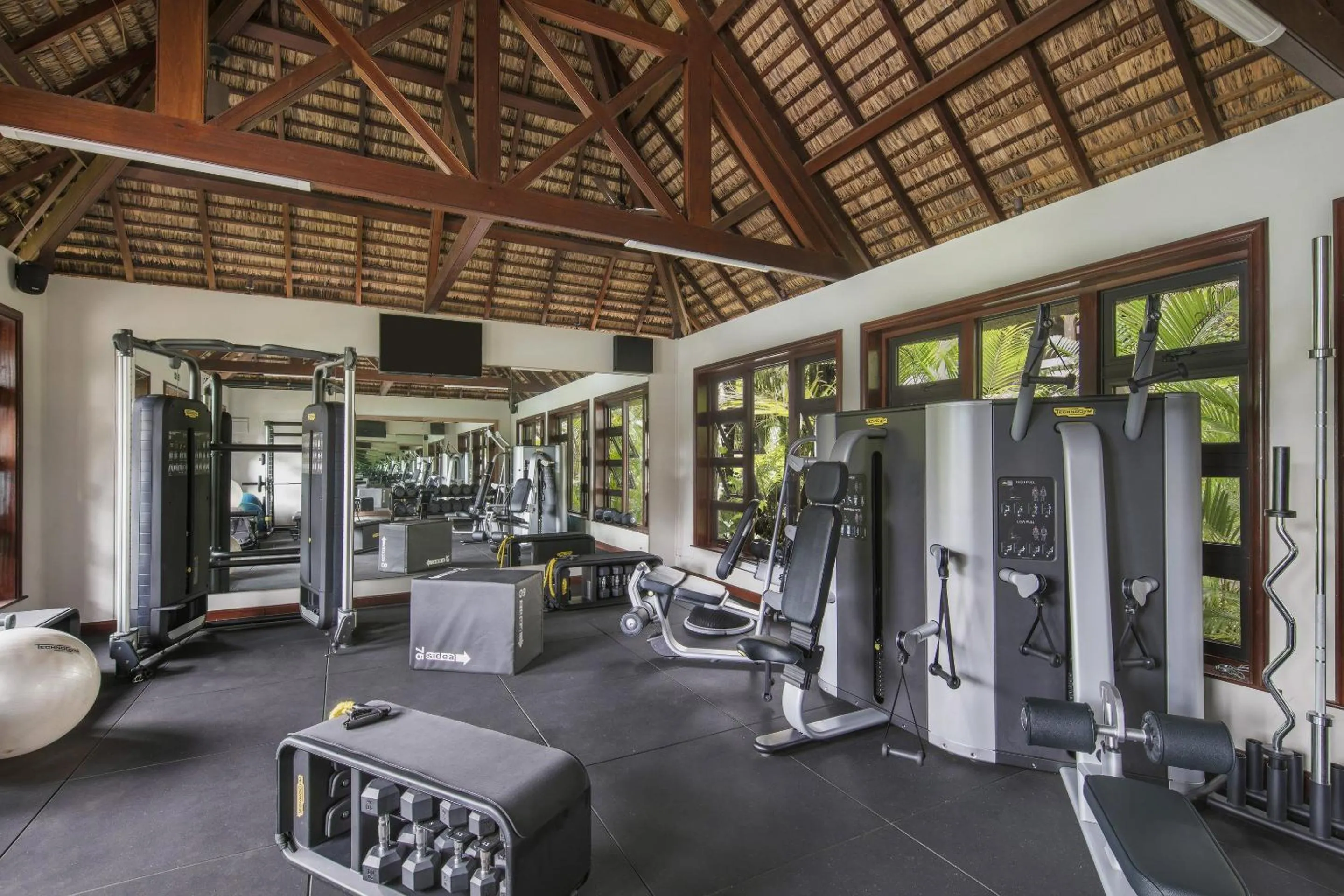 Fitness centre/facilities in Dinarobin Beachcomber Golf Resort & Spa