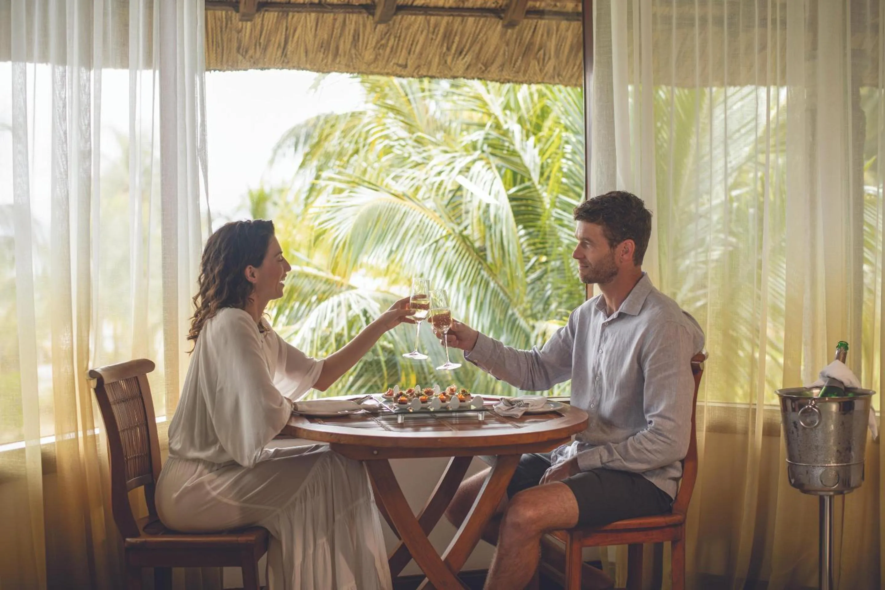 Restaurant/places to eat in Dinarobin Beachcomber Golf Resort & Spa