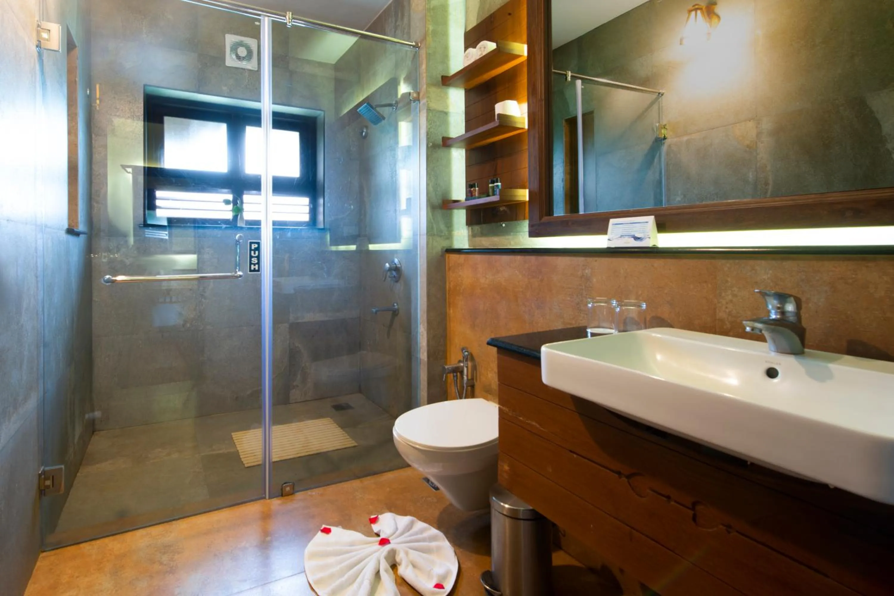 Bathroom in Greenwoods Resort, Thekkady
