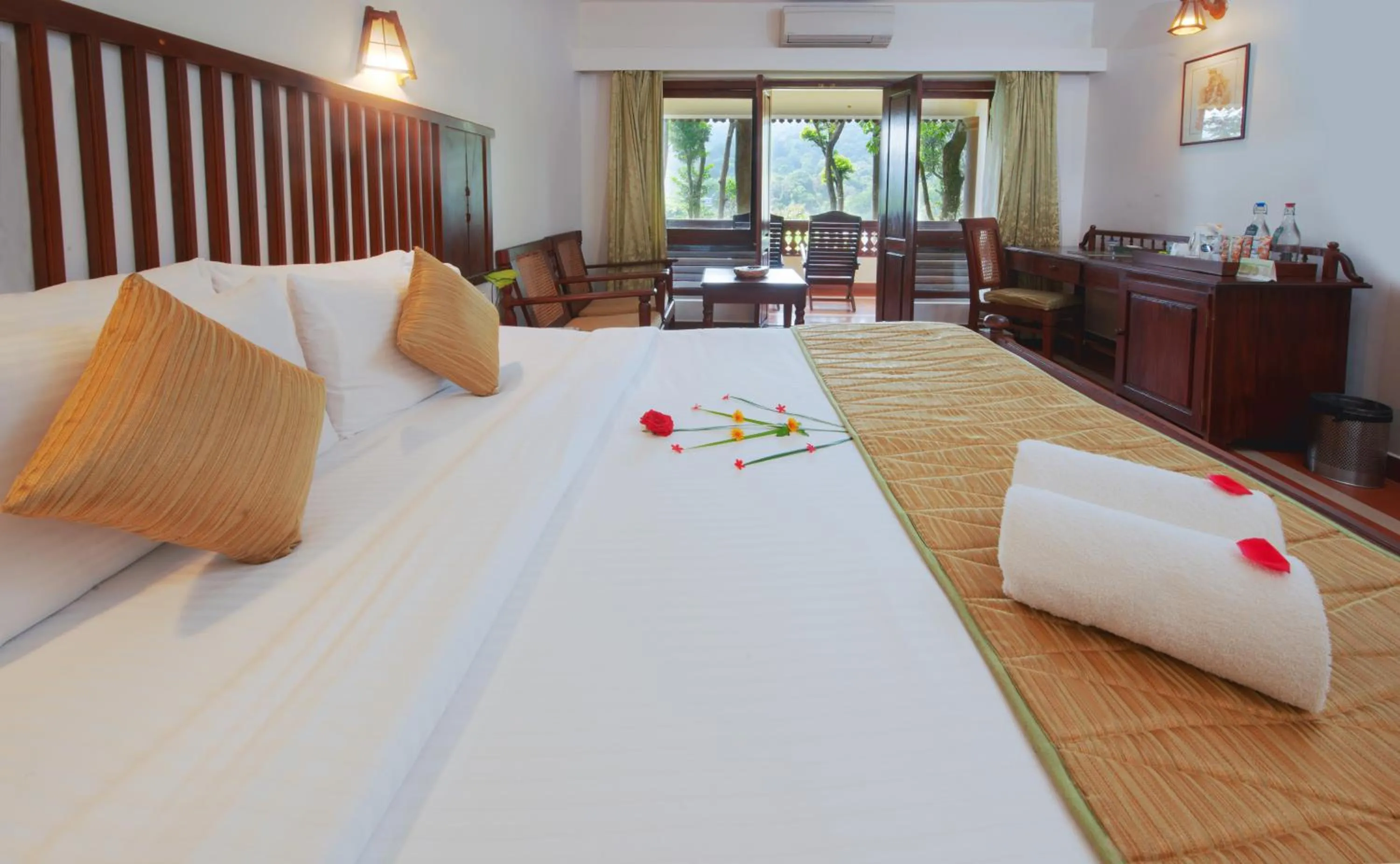 Bed in Greenwoods Resort, Thekkady