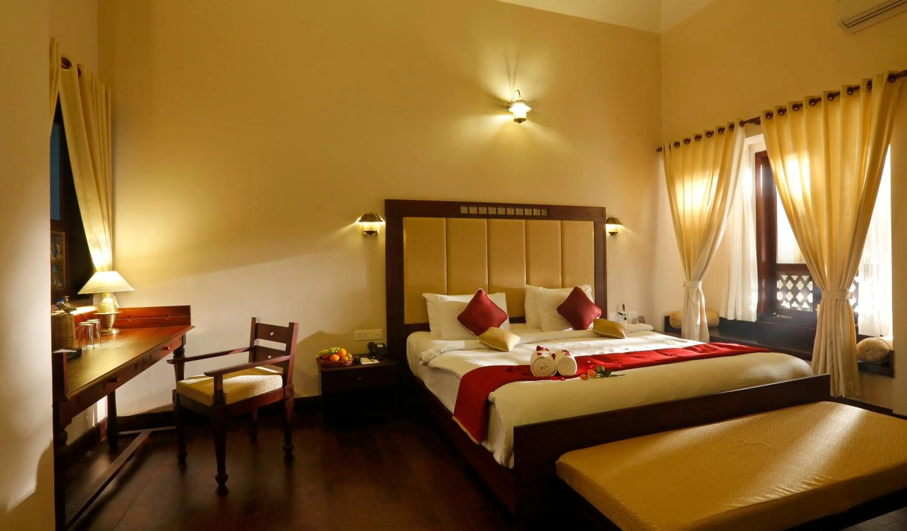 Bedroom, Bed in Greenwoods Resort, Thekkady