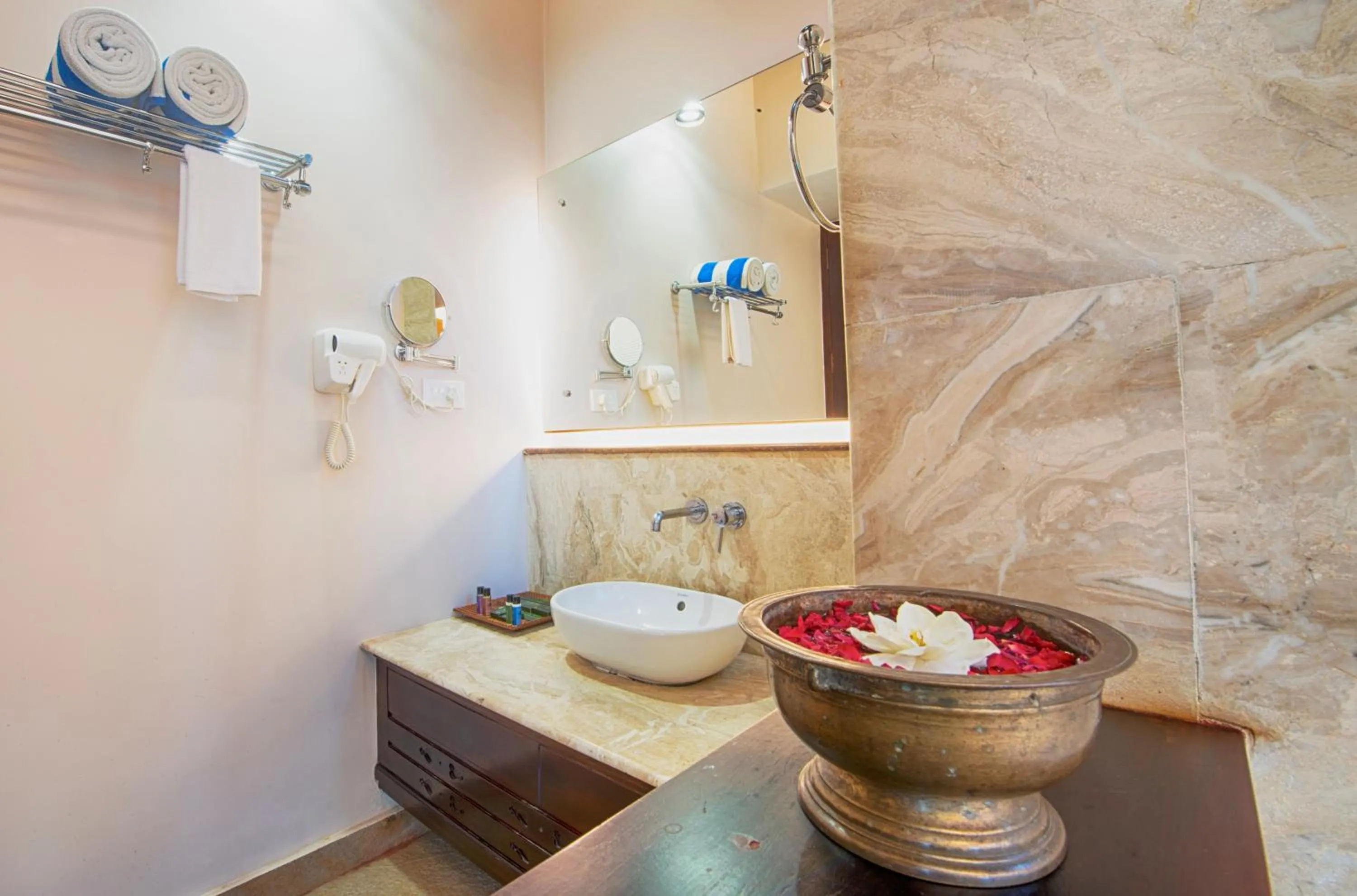 Bathroom in Greenwoods Resort, Thekkady