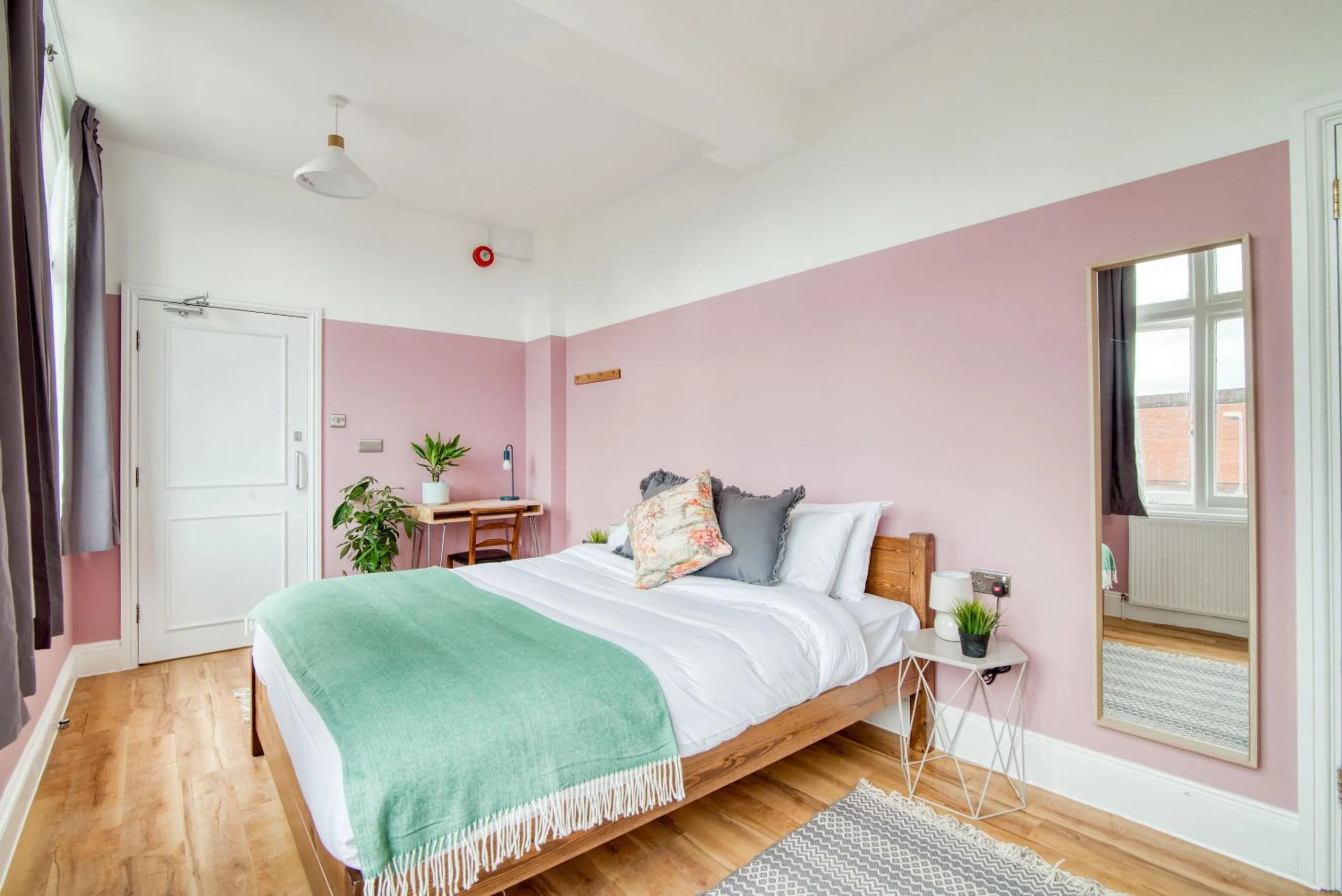 Bed in Malacuna Birmingham