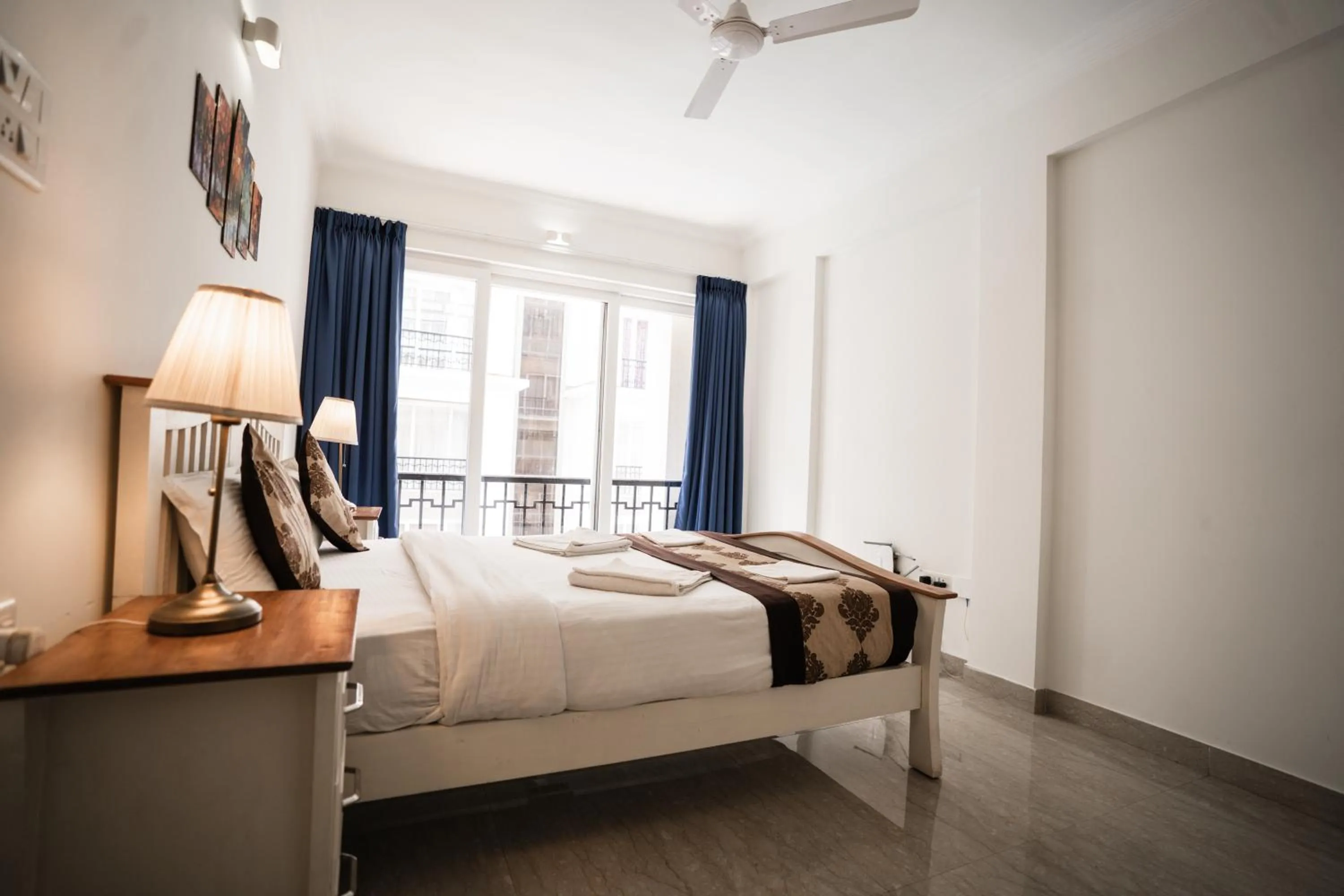 Bed in Bellagio Rezidencia 1 BHK Service Apartments