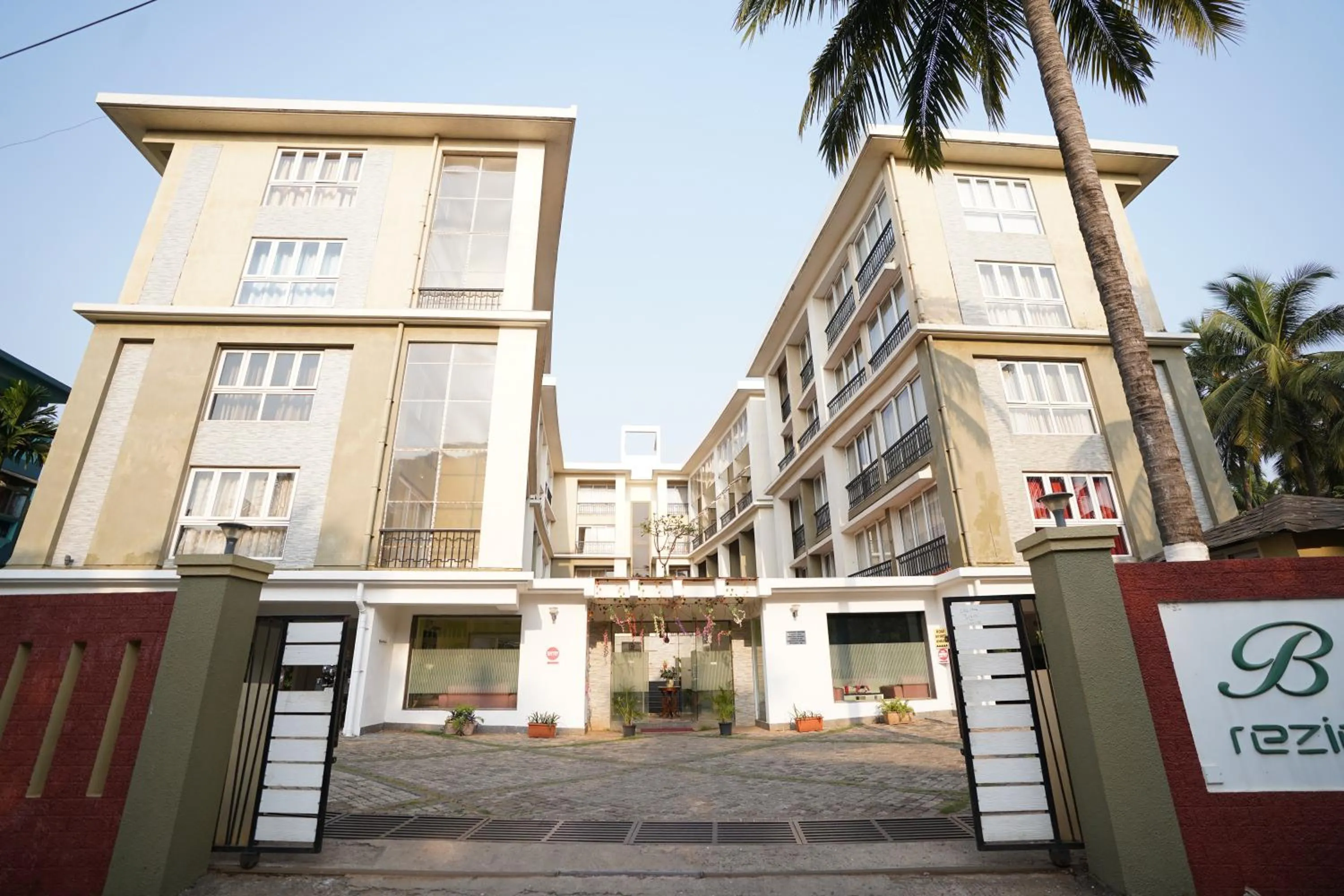 Facade/entrance in Bellagio Rezidencia 1 BHK Service Apartments