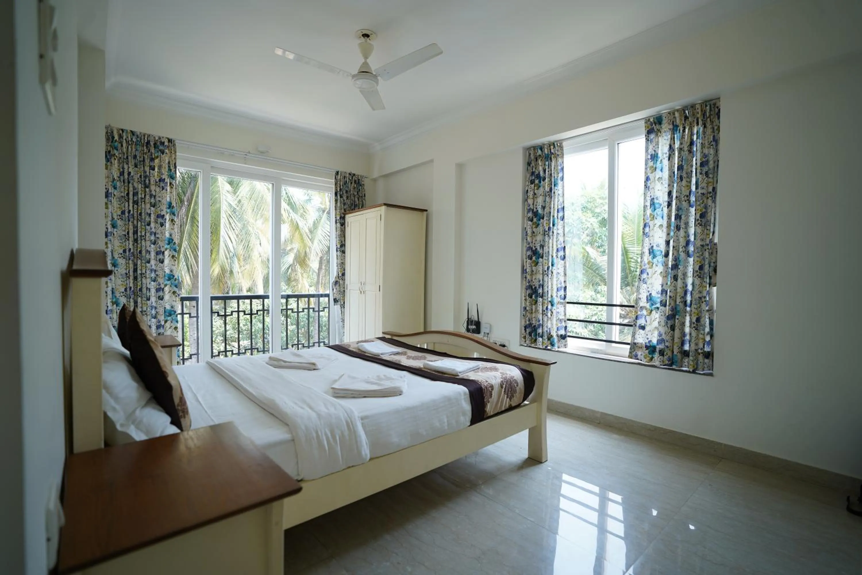 Windsurfing, Bed in Bellagio Rezidencia 1 BHK Service Apartments