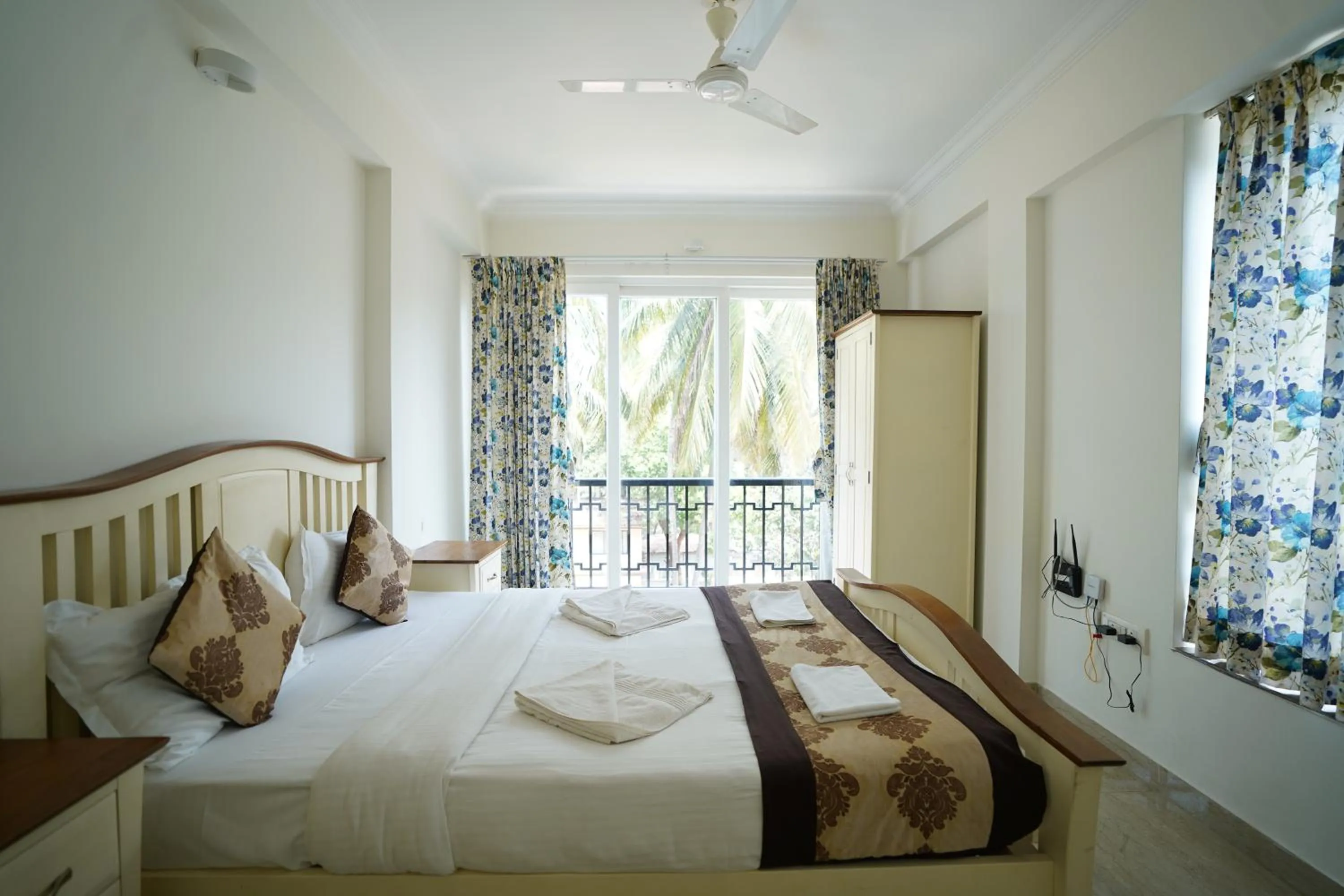 Bedroom, Bed in Bellagio Rezidencia 1 BHK Service Apartments