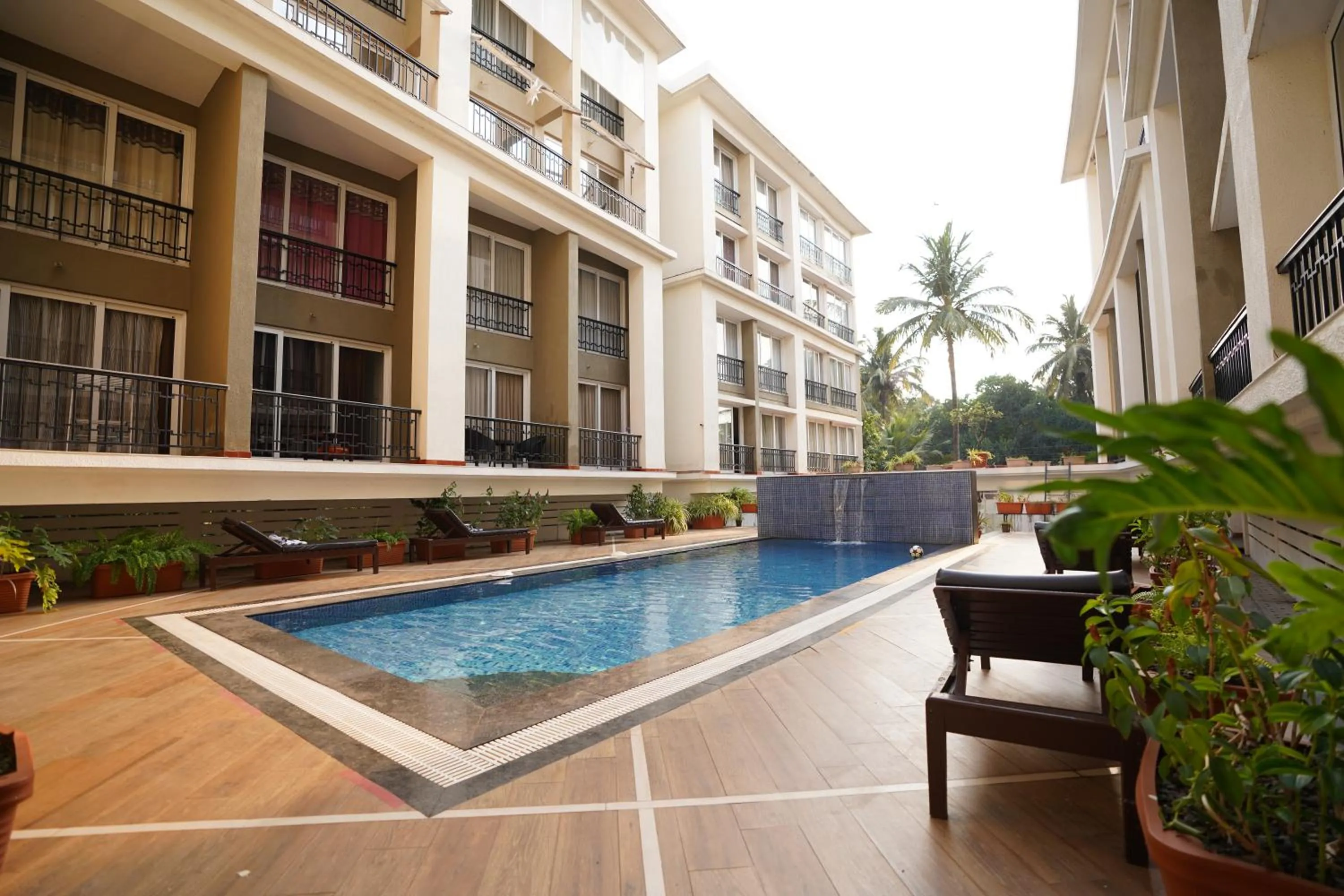 Swimming pool in Bellagio Rezidencia 1 BHK Service Apartments