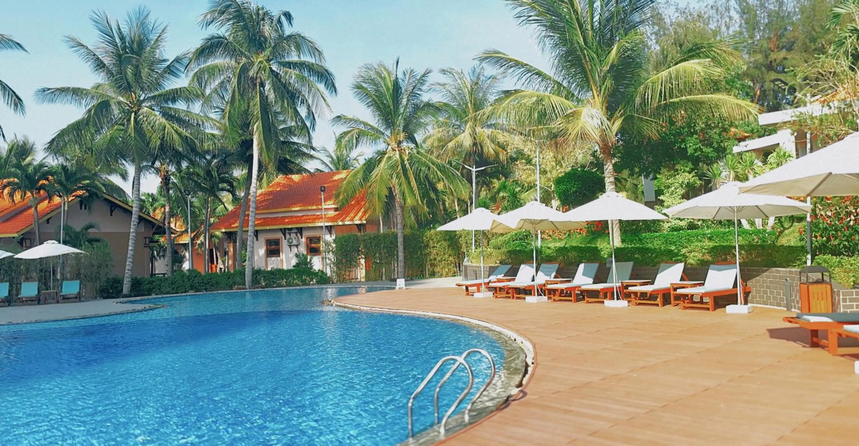 Swimming pool in Long Thuan Hotel & Resort
