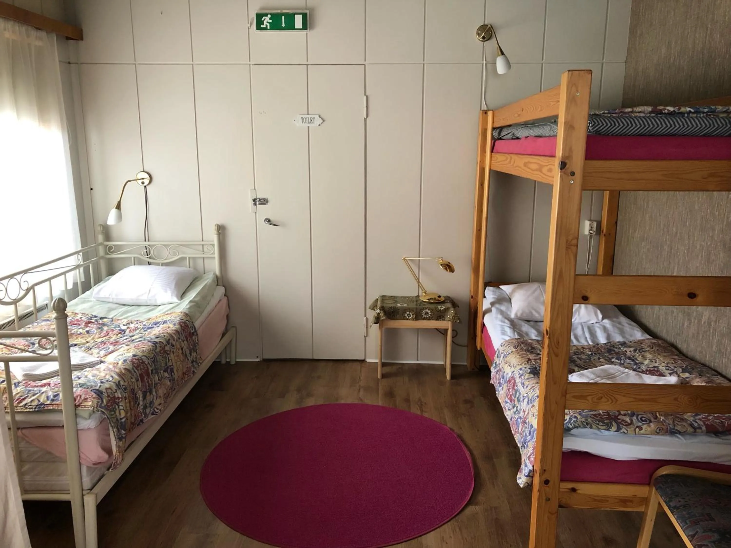 Photo of the whole room, Bed in Hostel River