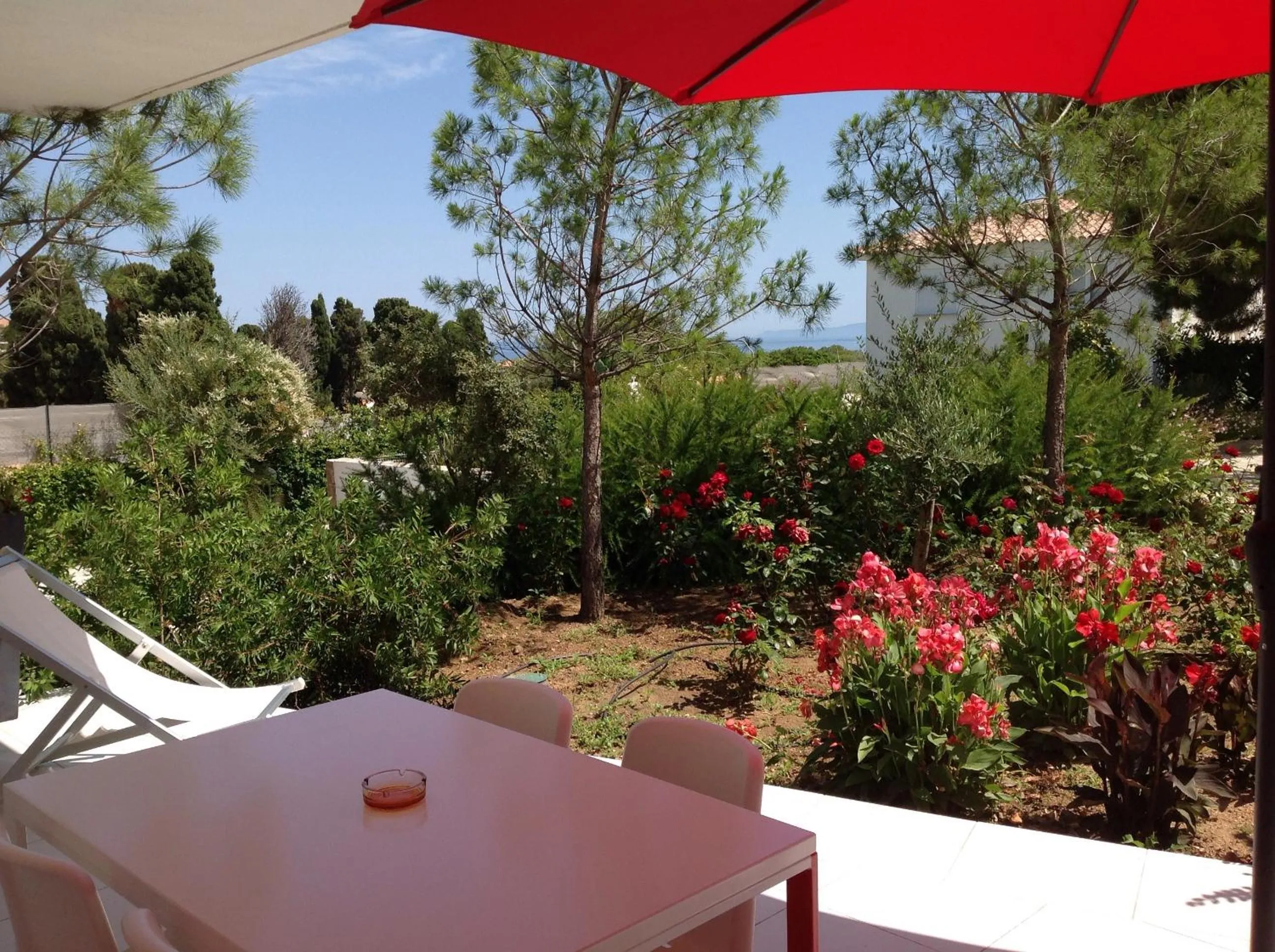 Garden view in Résidence Le Clos Saint Paul