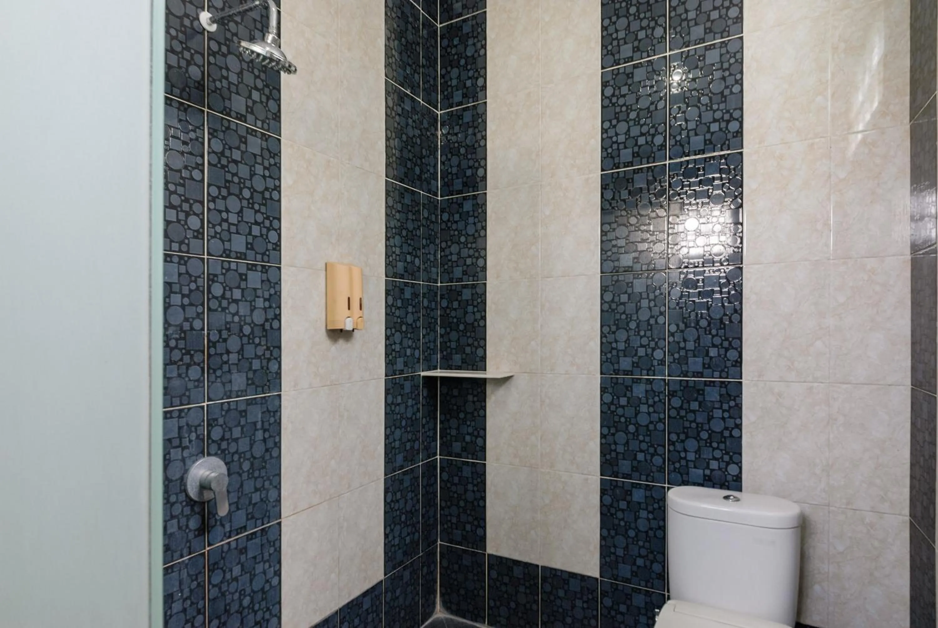 Bathroom in RedDoorz Plus @ Jalan Pemuda Jakarta