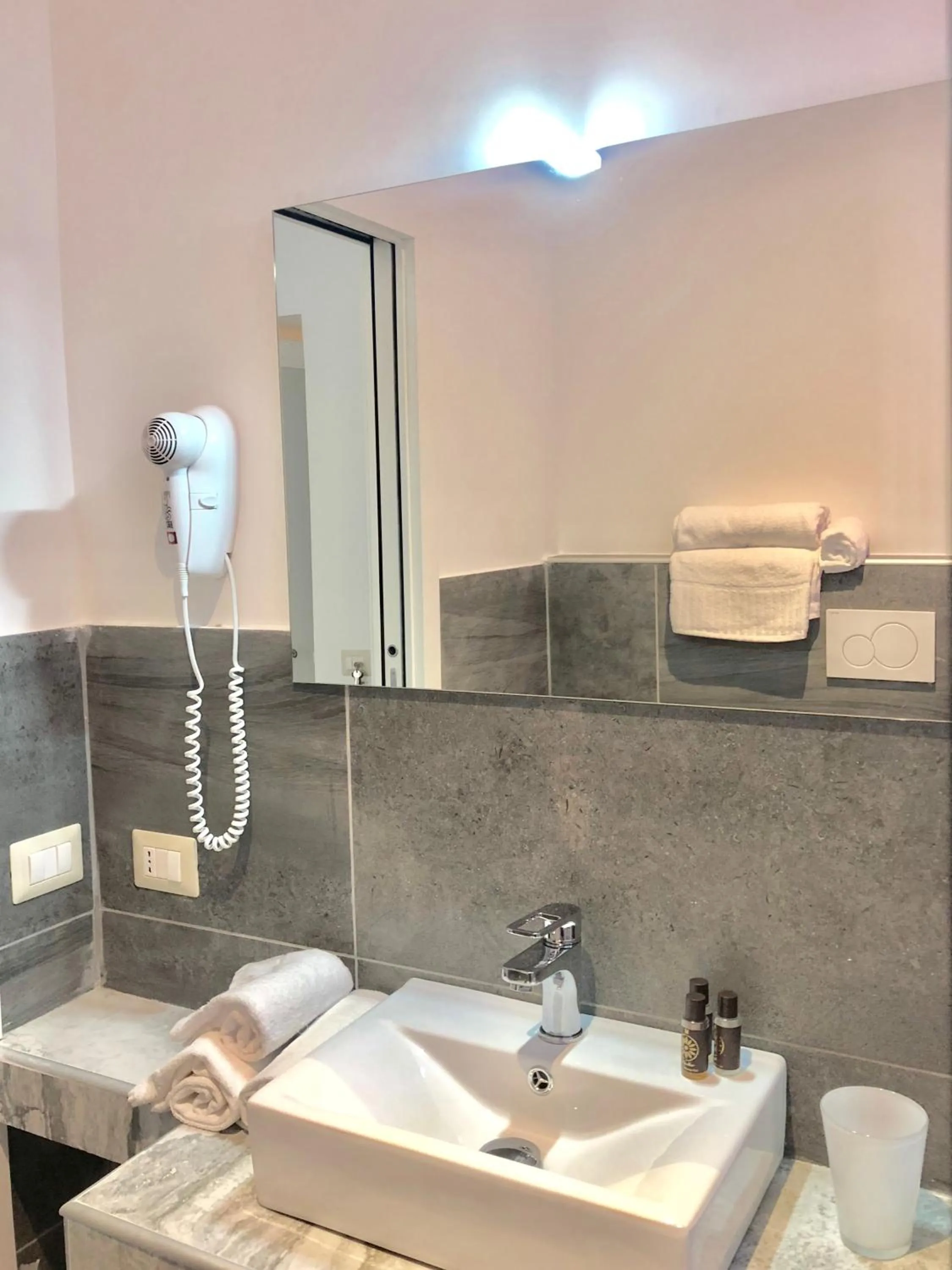 Bathroom in Art Atelier Borgo