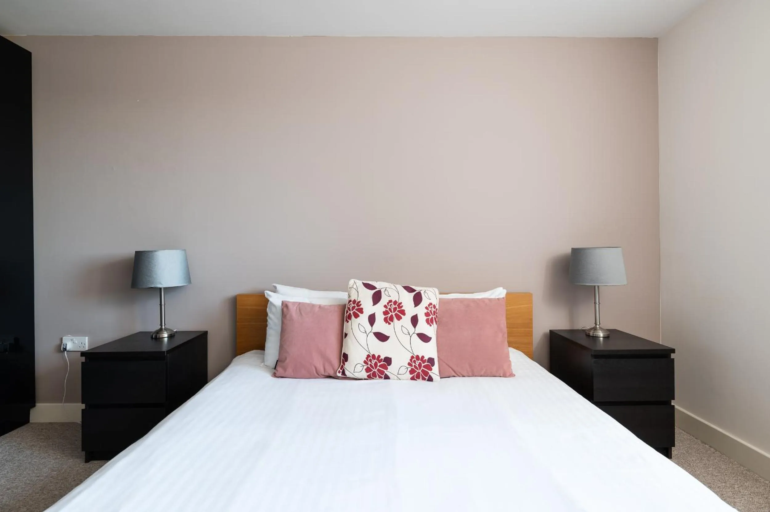 Bed in City Stay Apartments - Vizion