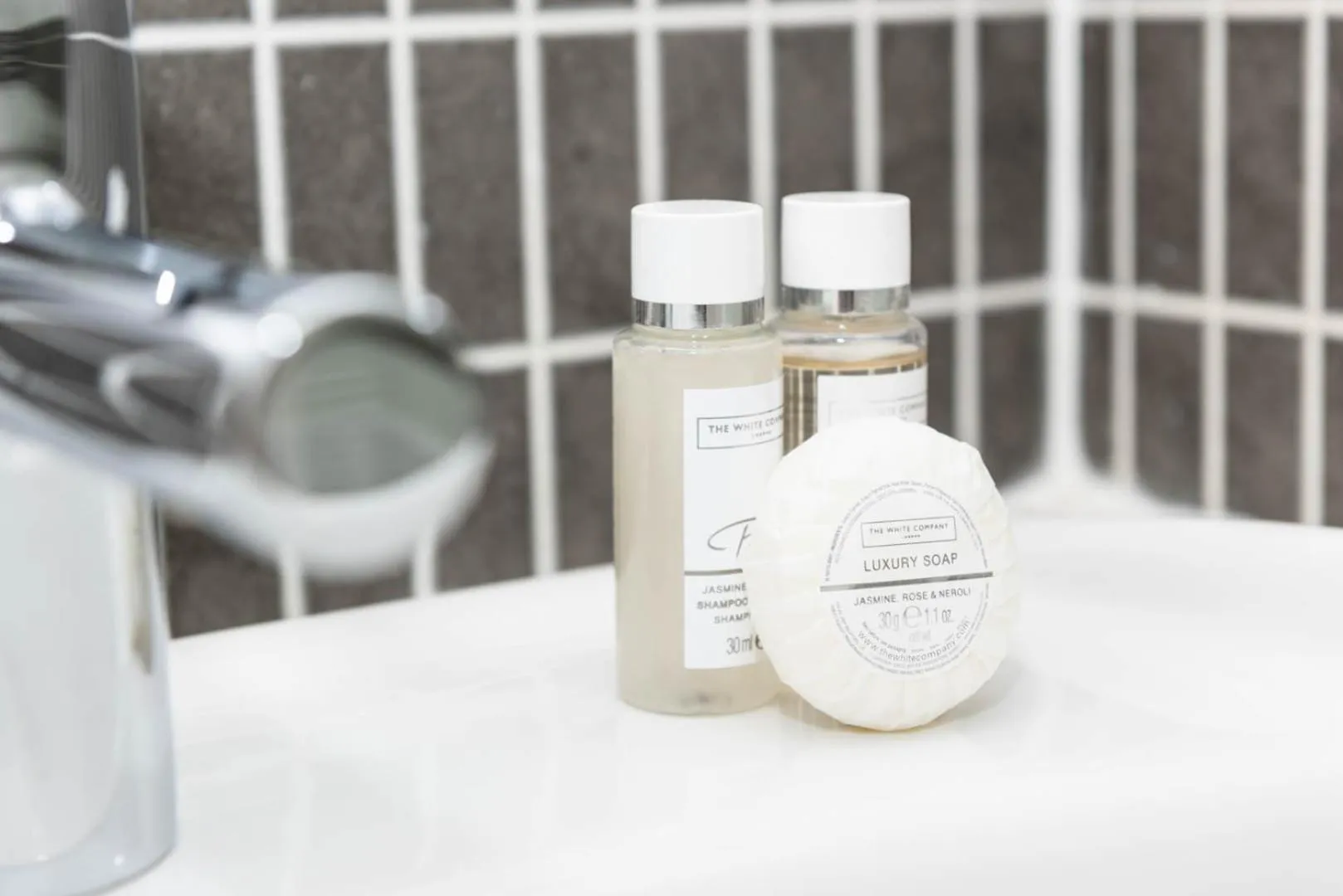 Shower in City Stay Apartments - Vizion