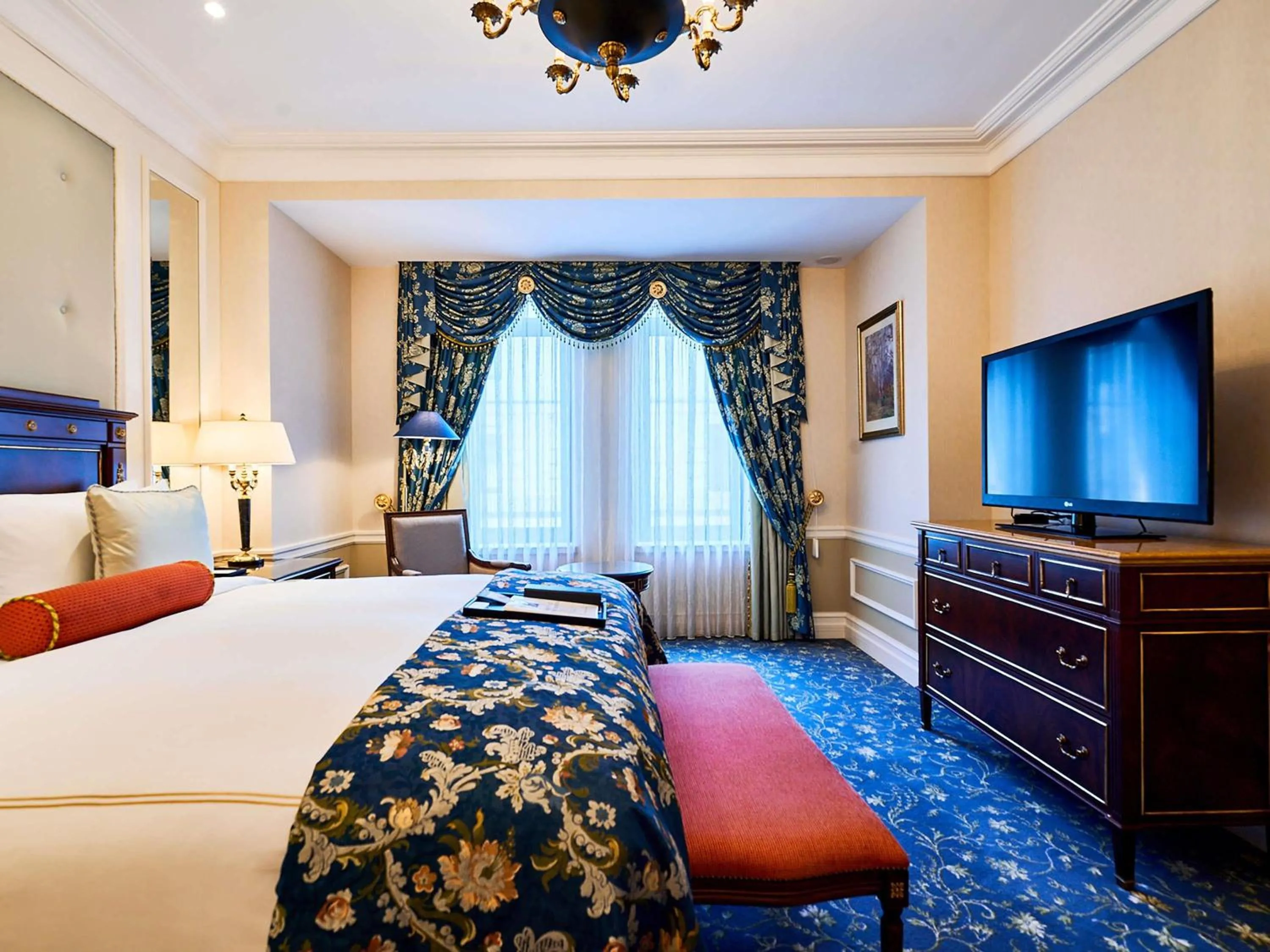 Bedroom, Bed in Fairmont Grand Hotel Kyiv