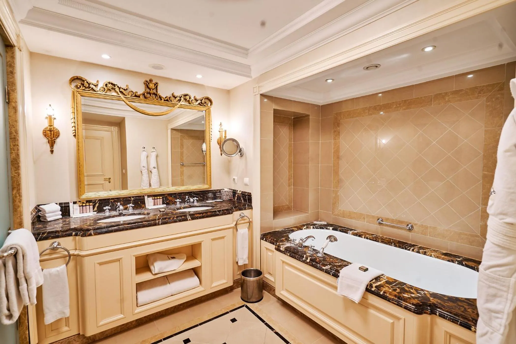 Shower in Fairmont Grand Hotel Kyiv