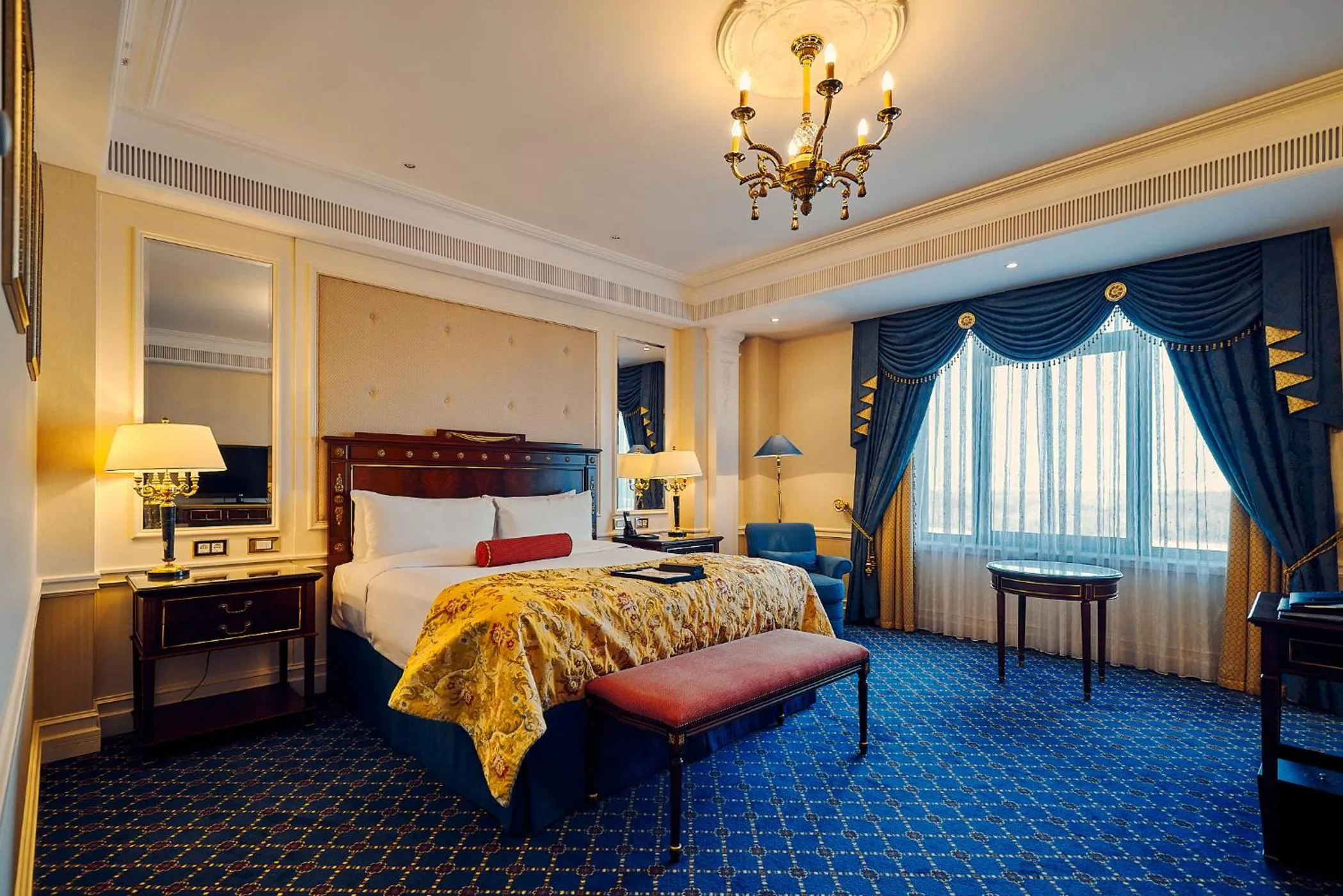Bed in Fairmont Grand Hotel Kyiv