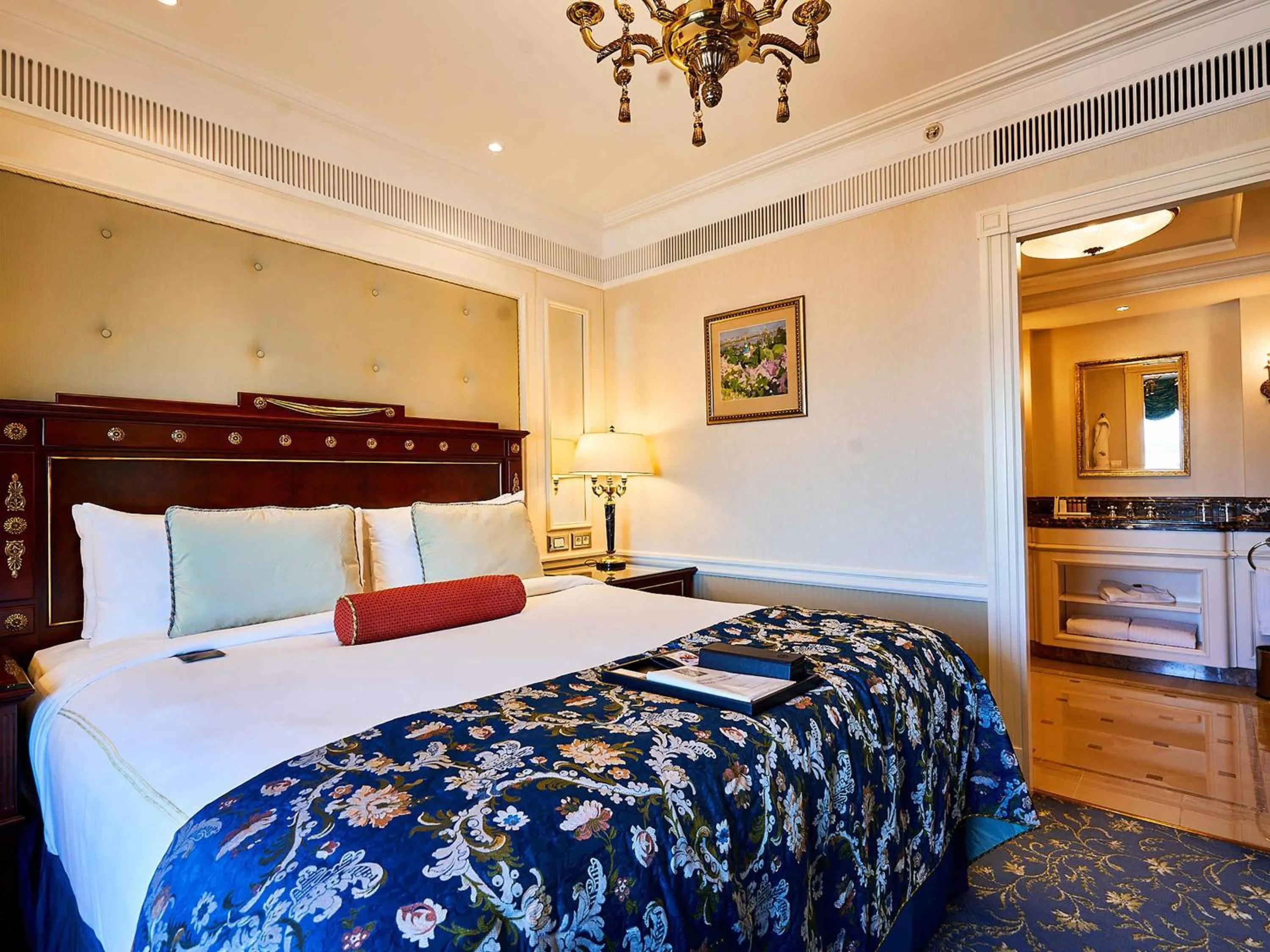 Bedroom, Bed in Fairmont Grand Hotel Kyiv