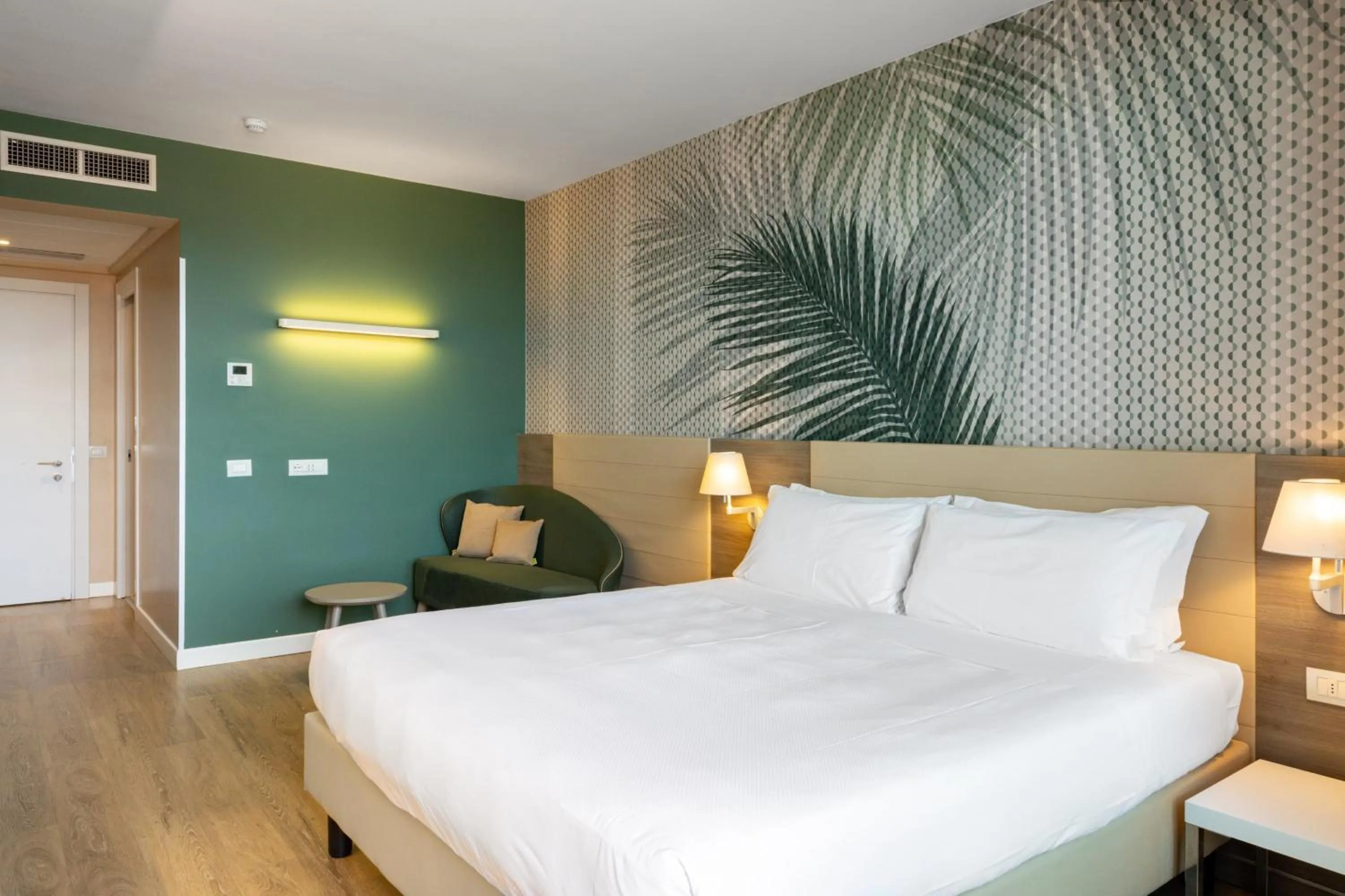 Bedroom, Bed in Enjoy Garda Hotel