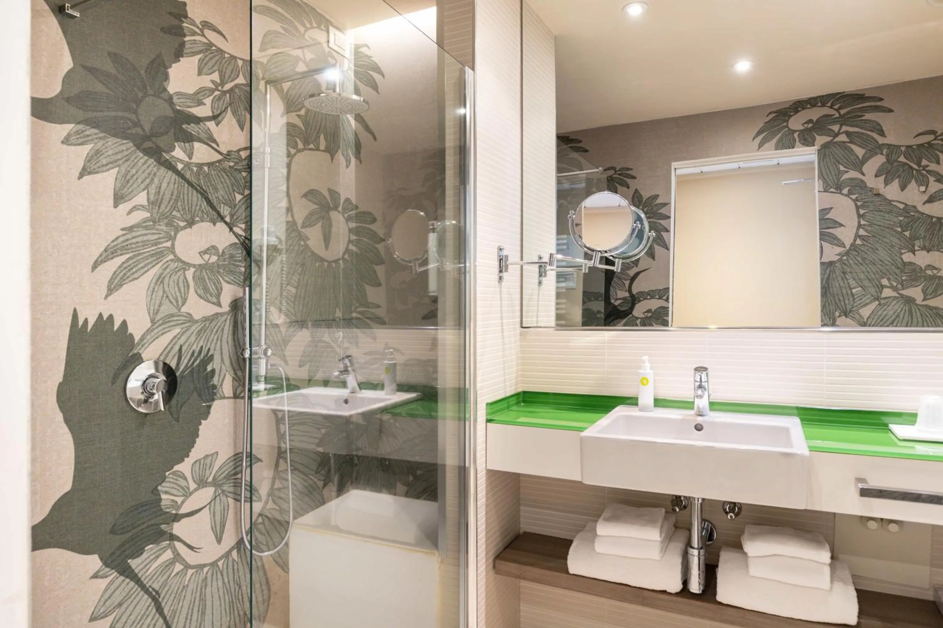 Bathroom in Enjoy Garda Hotel