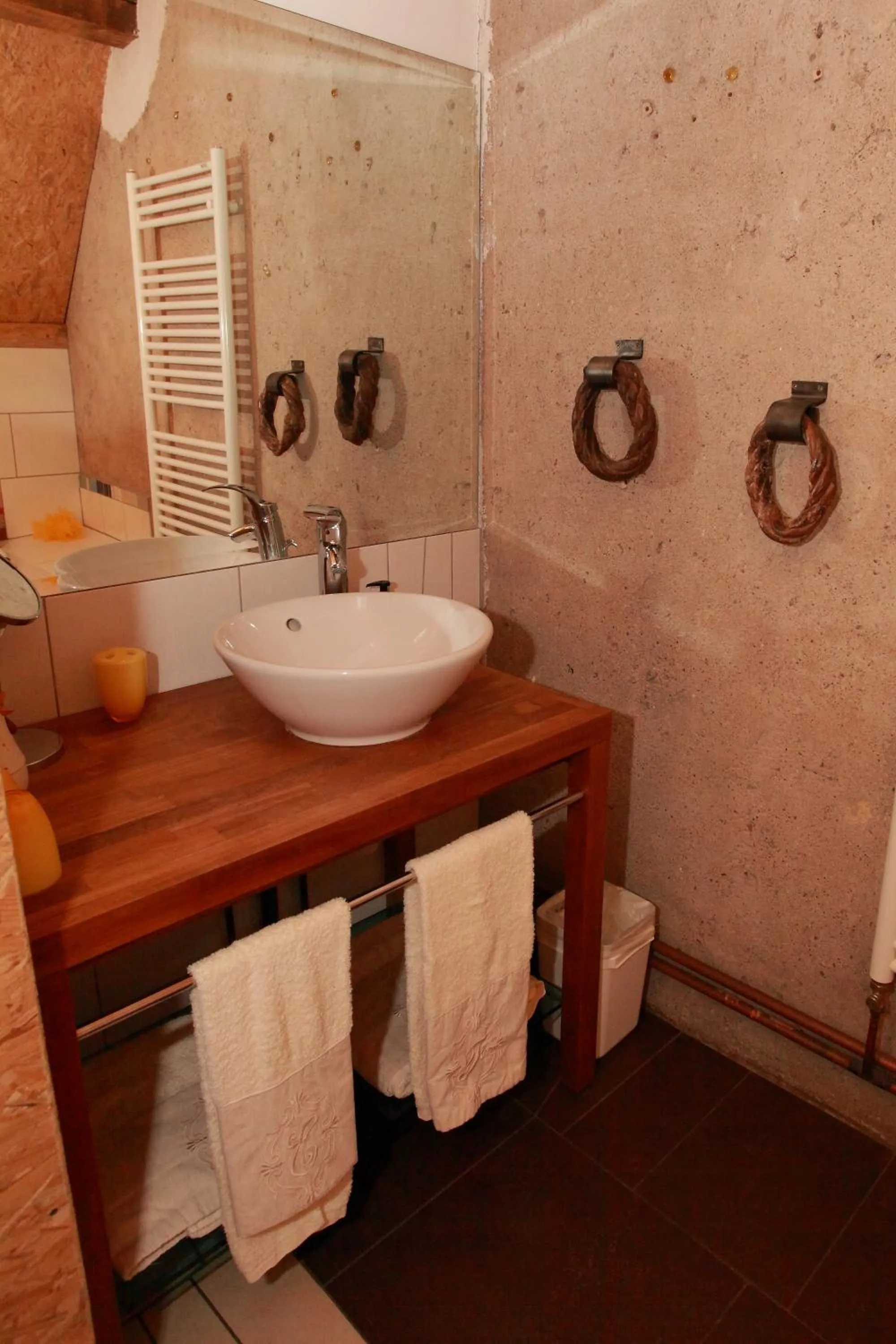 Bathroom in Chambre d'hôtes du Moulin de Landonvillers