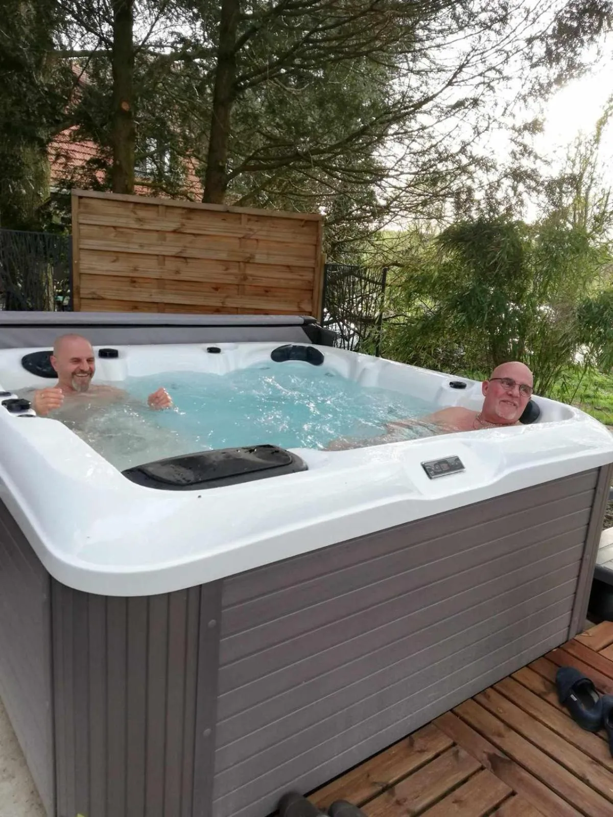 Hot Tub in Chambre d'hôtes du Moulin de Landonvillers