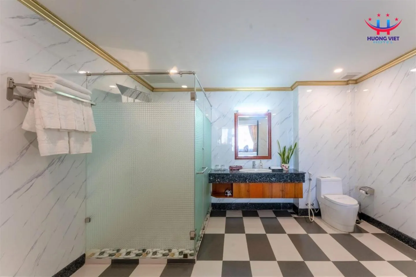 Bathroom in Huong Viet Hotel Quy Nhon - Beachfront