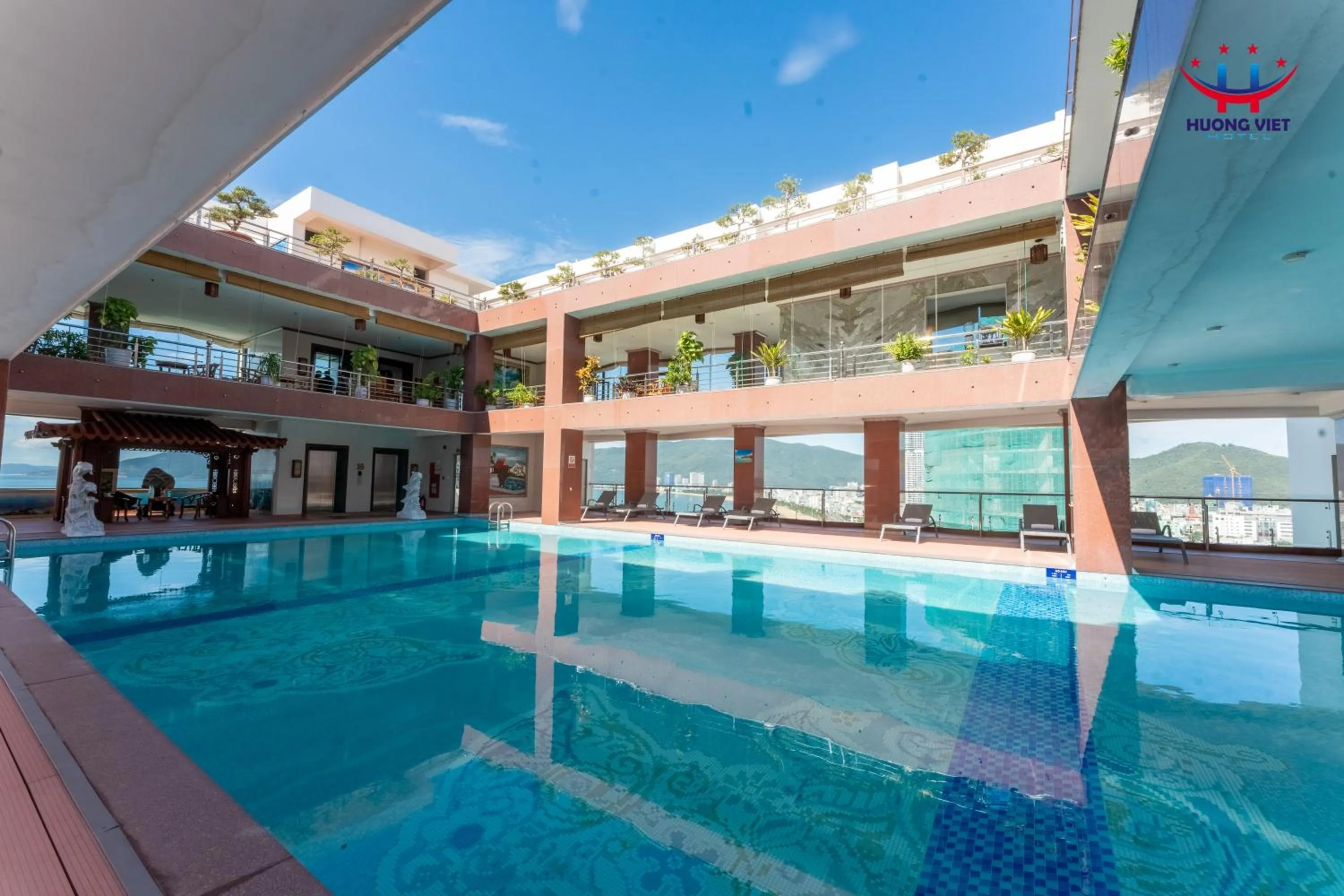 Swimming pool in Huong Viet Hotel Quy Nhon - Beachfront