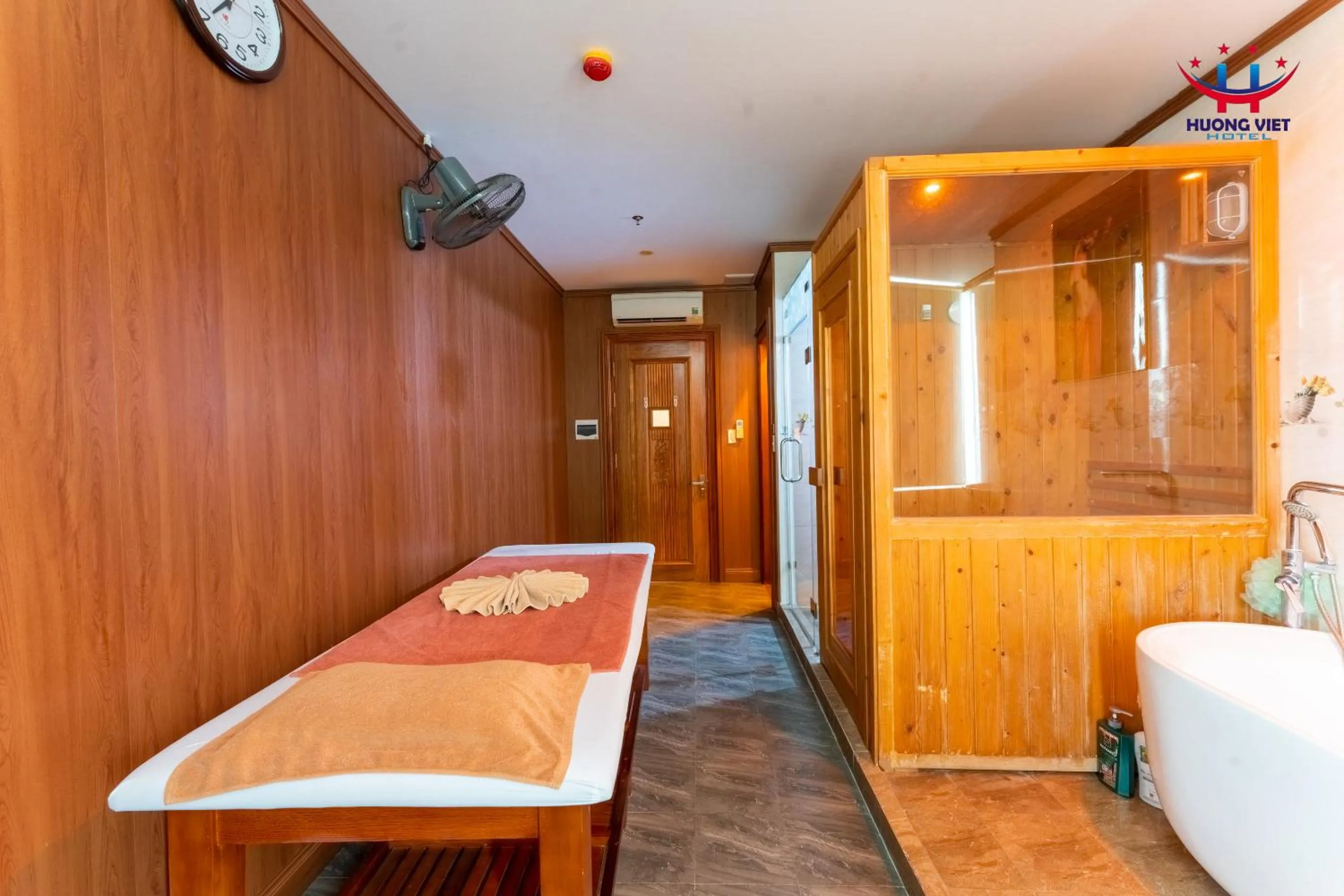 Massage, Bed in Huong Viet Hotel Quy Nhon - Beachfront