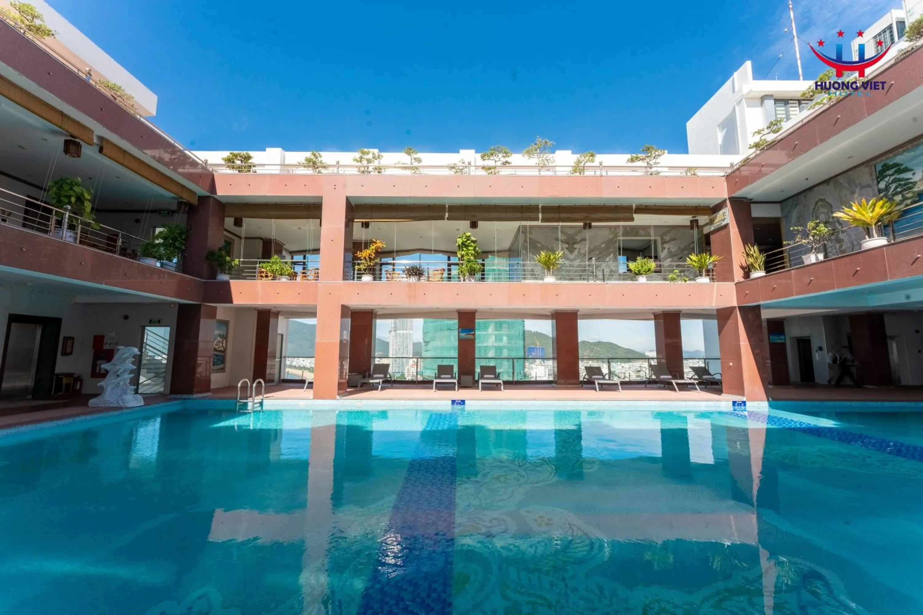 Swimming pool in Huong Viet Hotel Quy Nhon - Beachfront