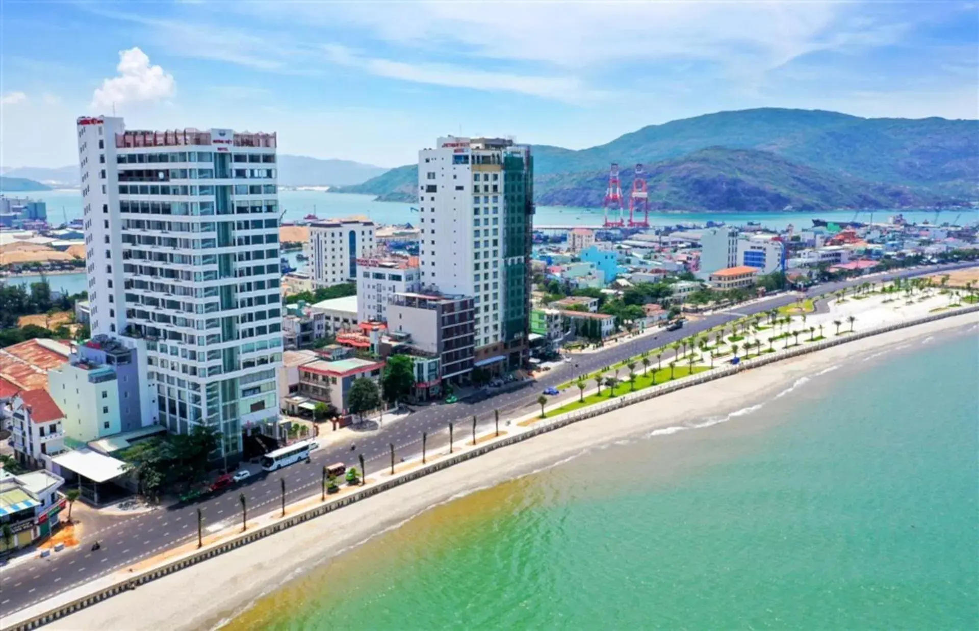 Huong Viet Hotel Quy Nhon - Beachfront Huong Viet Hotel Quy Nhon - Beachfront