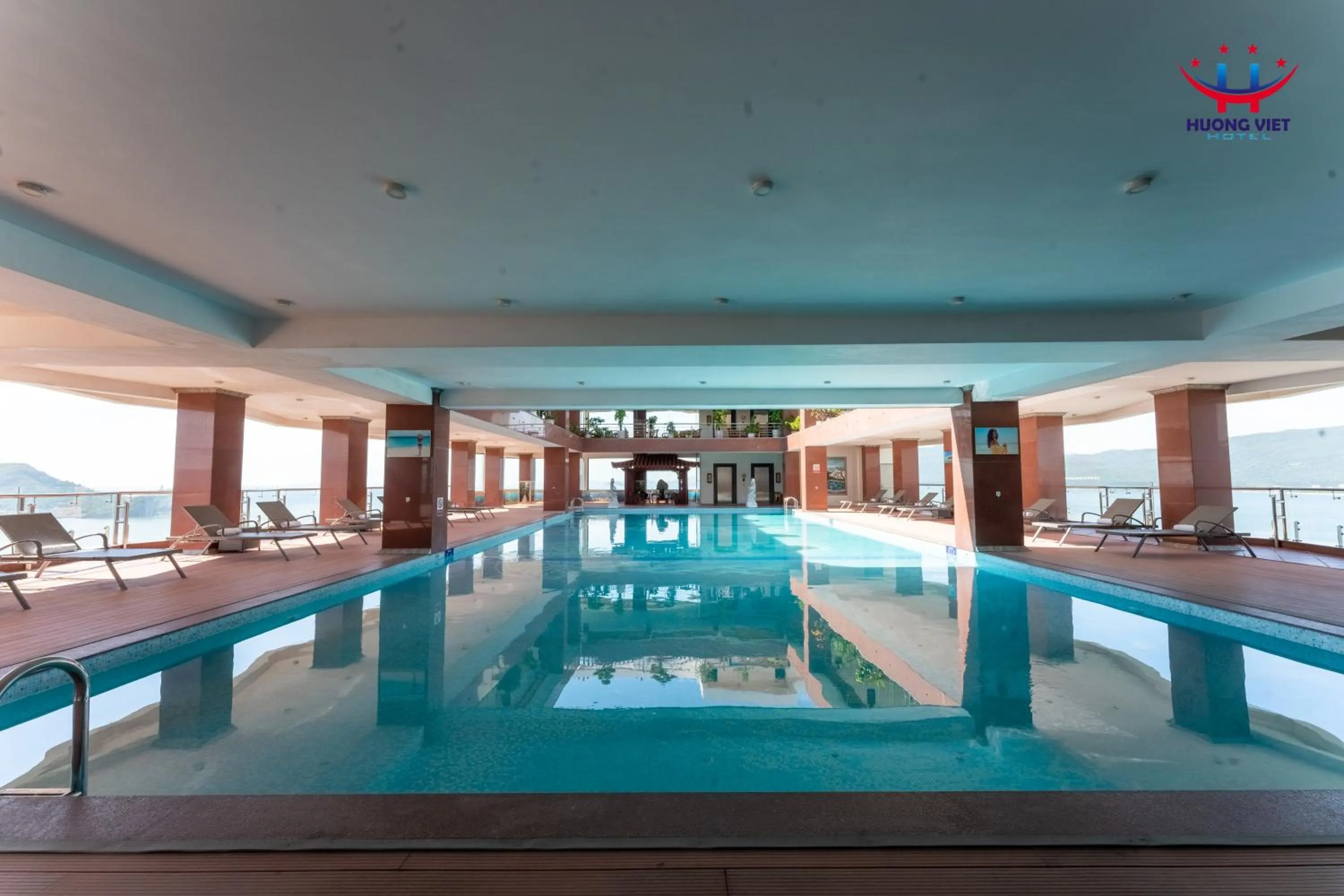 Swimming pool in Huong Viet Hotel Quy Nhon - Beachfront