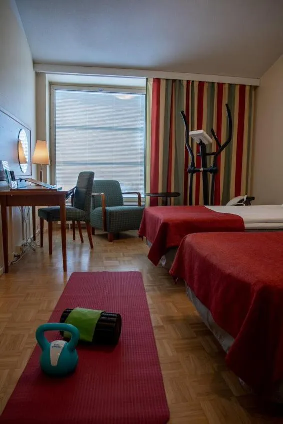 Fitness centre/facilities, Bed in Hotel Kokkola