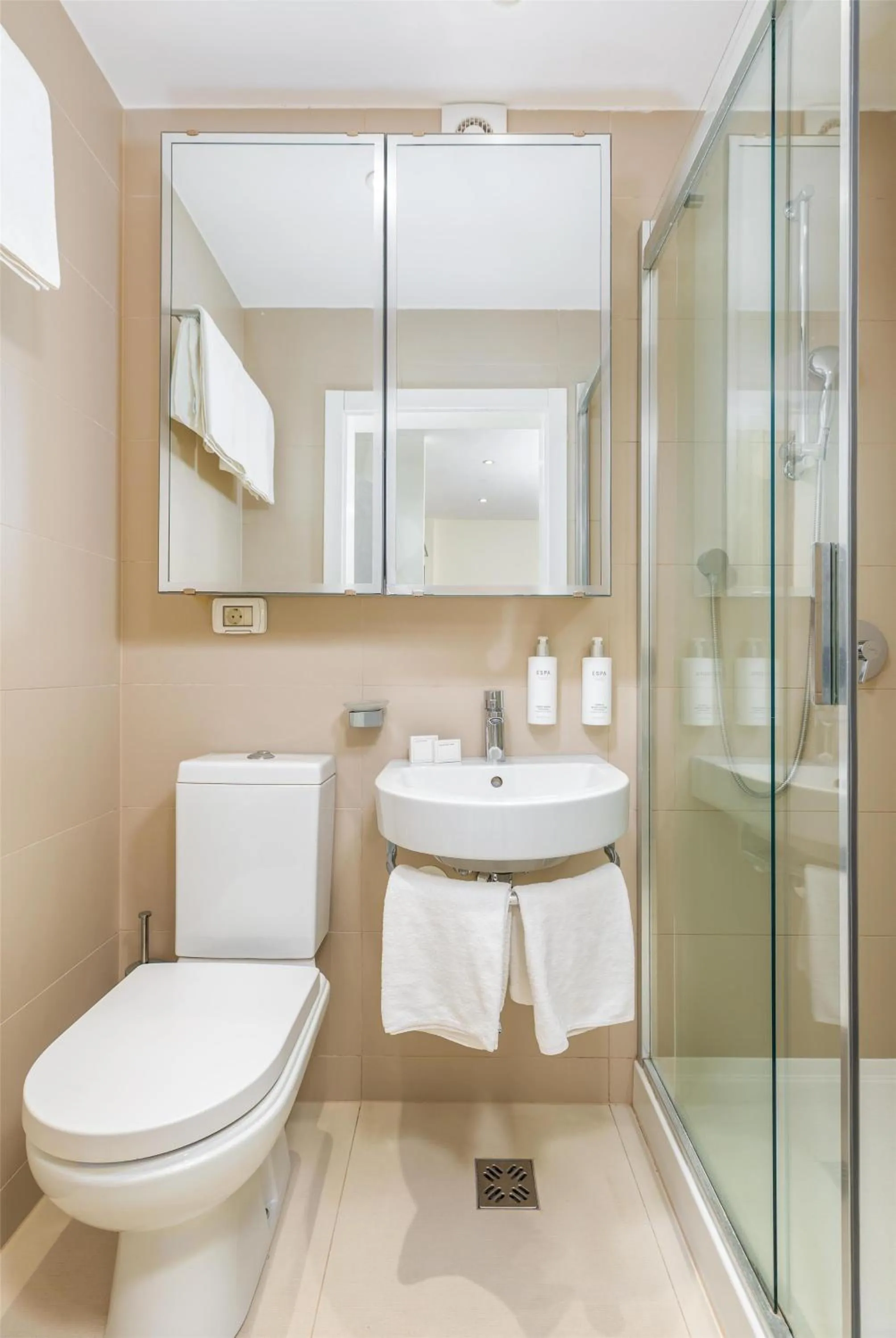 Bathroom in Park Plaza Verudela Pula