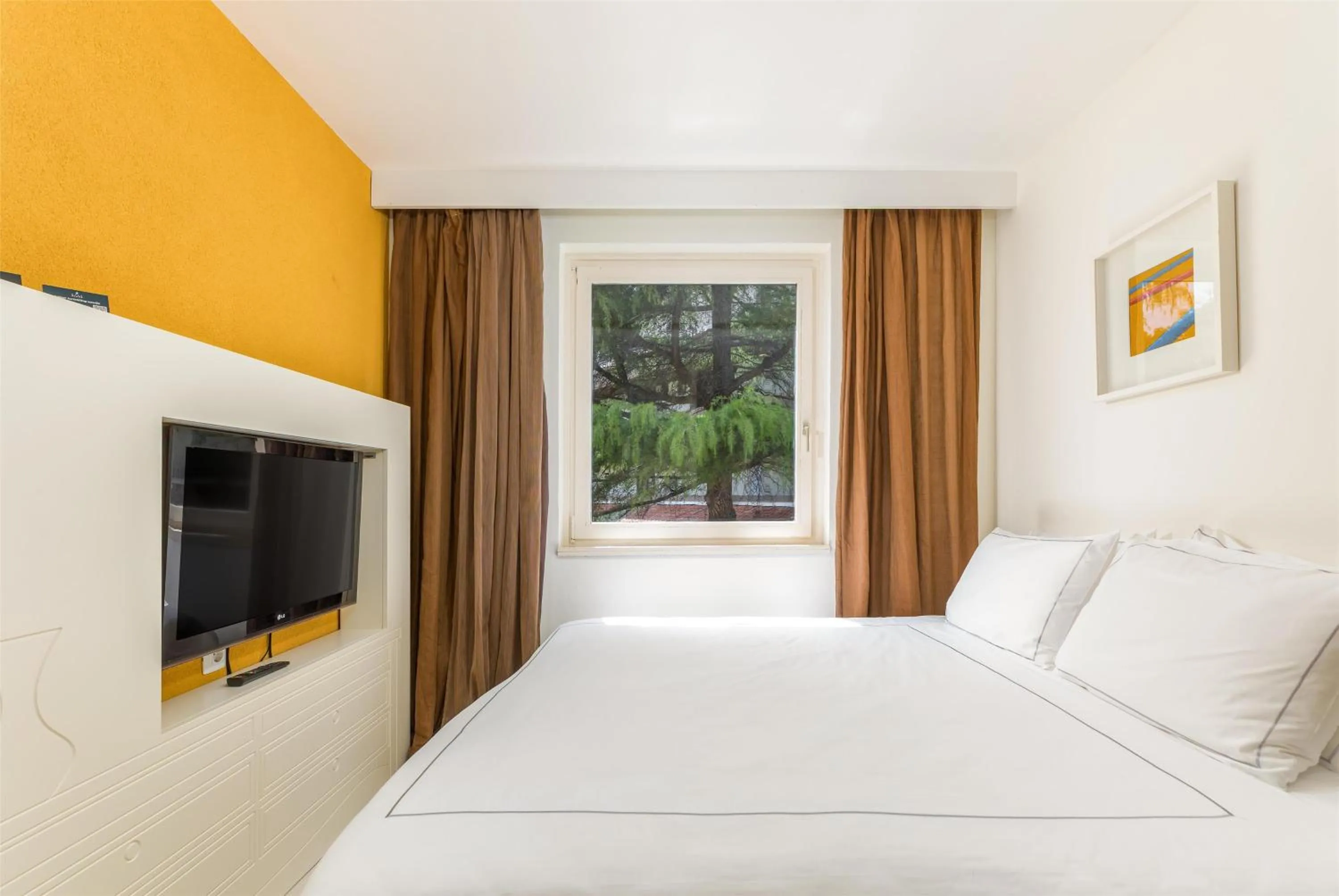 TV and multimedia, Bed in Park Plaza Verudela Pula