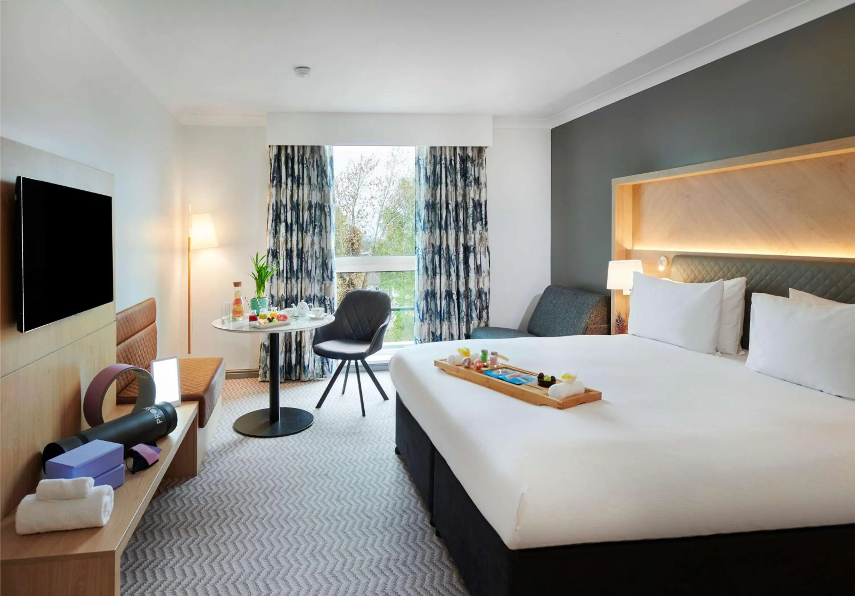 Bed in Hilton London Croydon