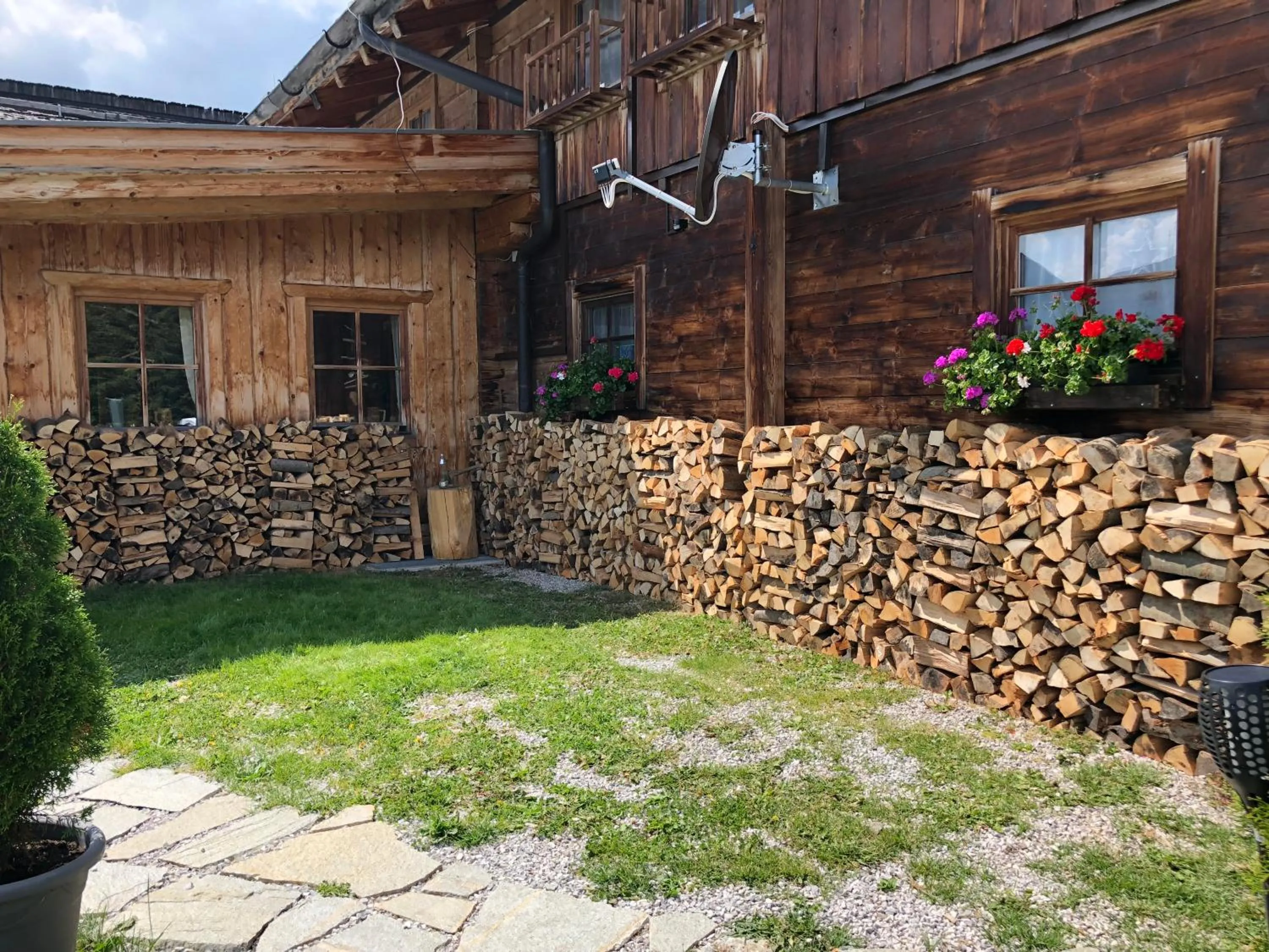 Facade/entrance in Simal Alm