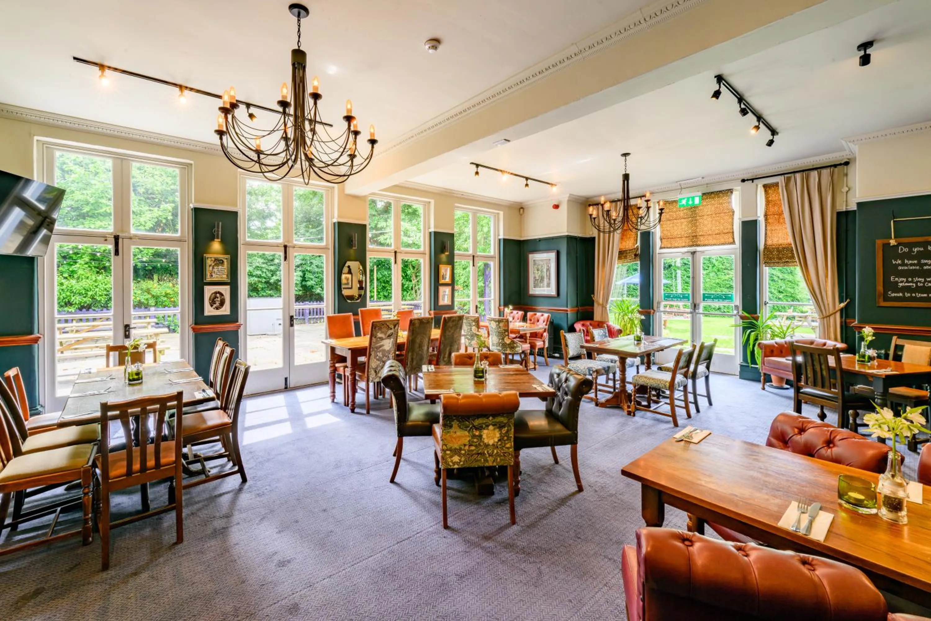 Restaurant/places to eat in The Cheshire Cat by Innkeeper's Collection