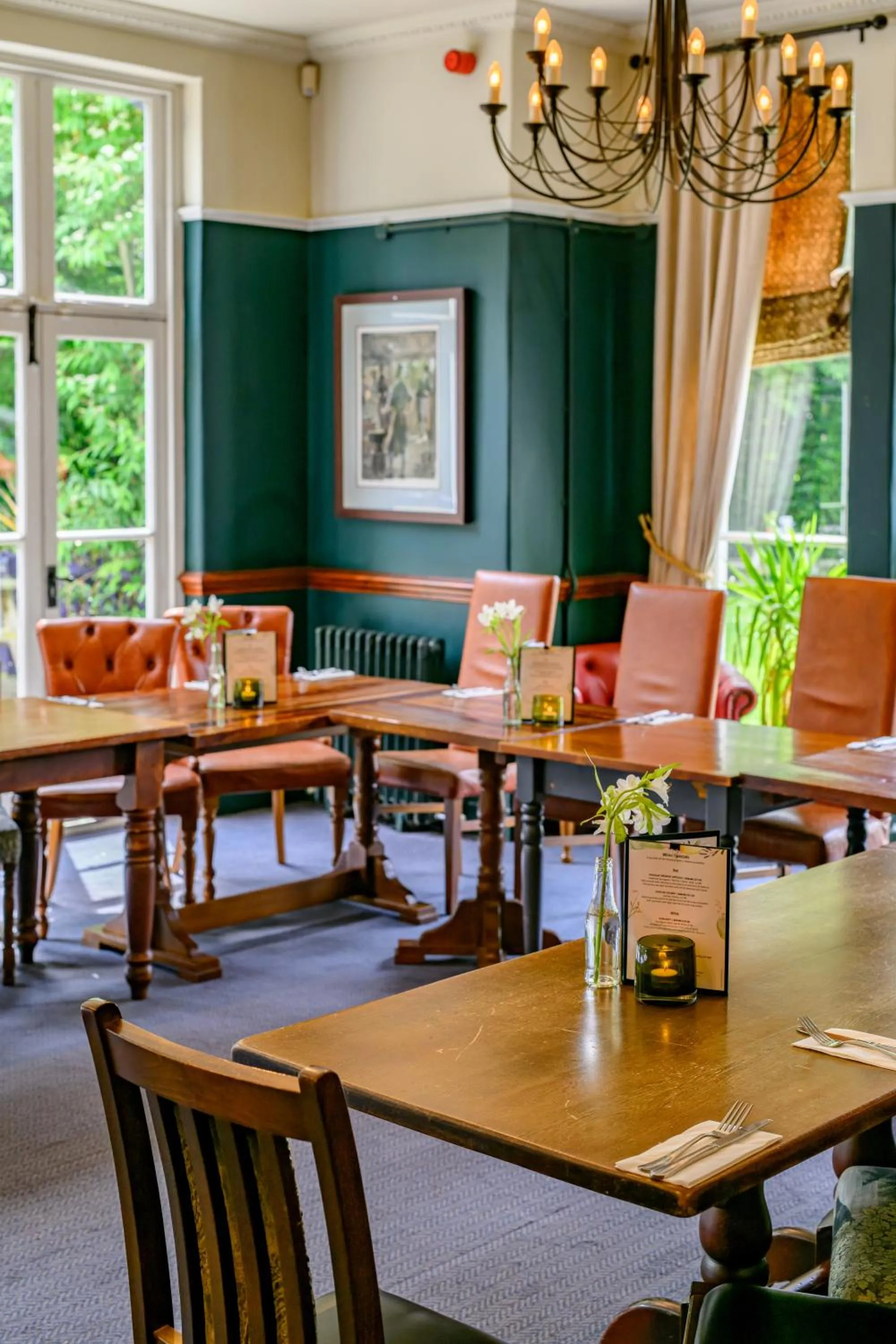 Restaurant/places to eat in The Cheshire Cat by Innkeeper's Collection