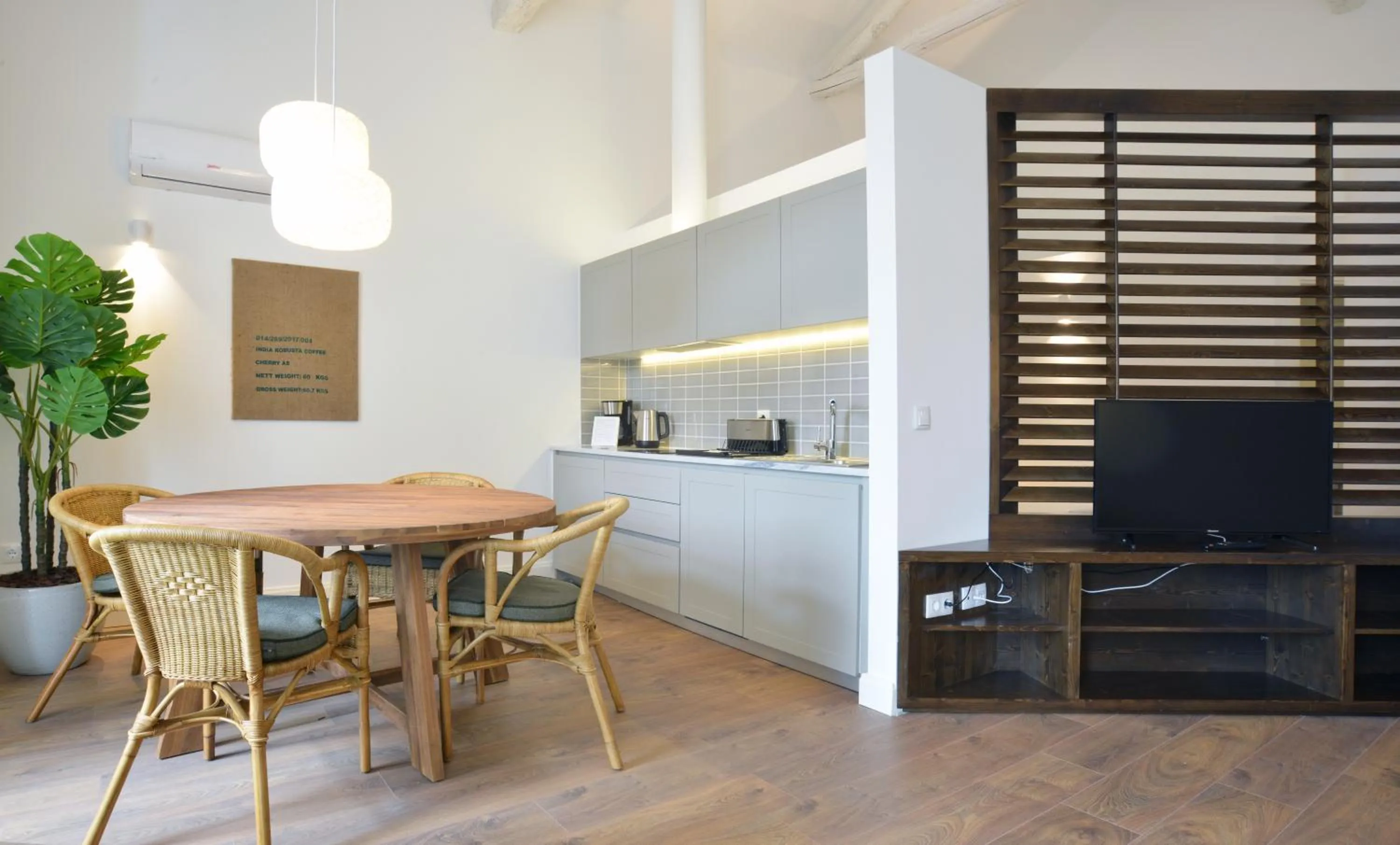 Coffee/tea facilities in Spot Apartments Casa Januario