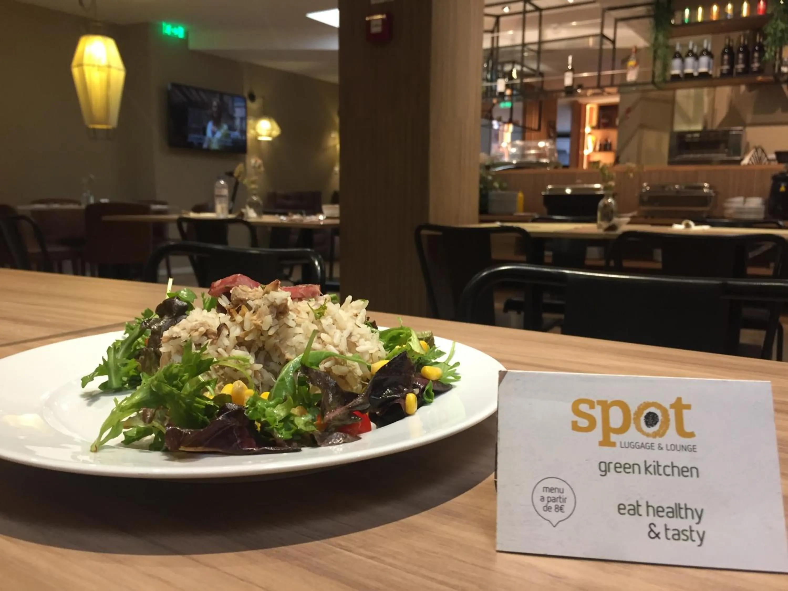 Lunch in Spot Apartments Casa Januario