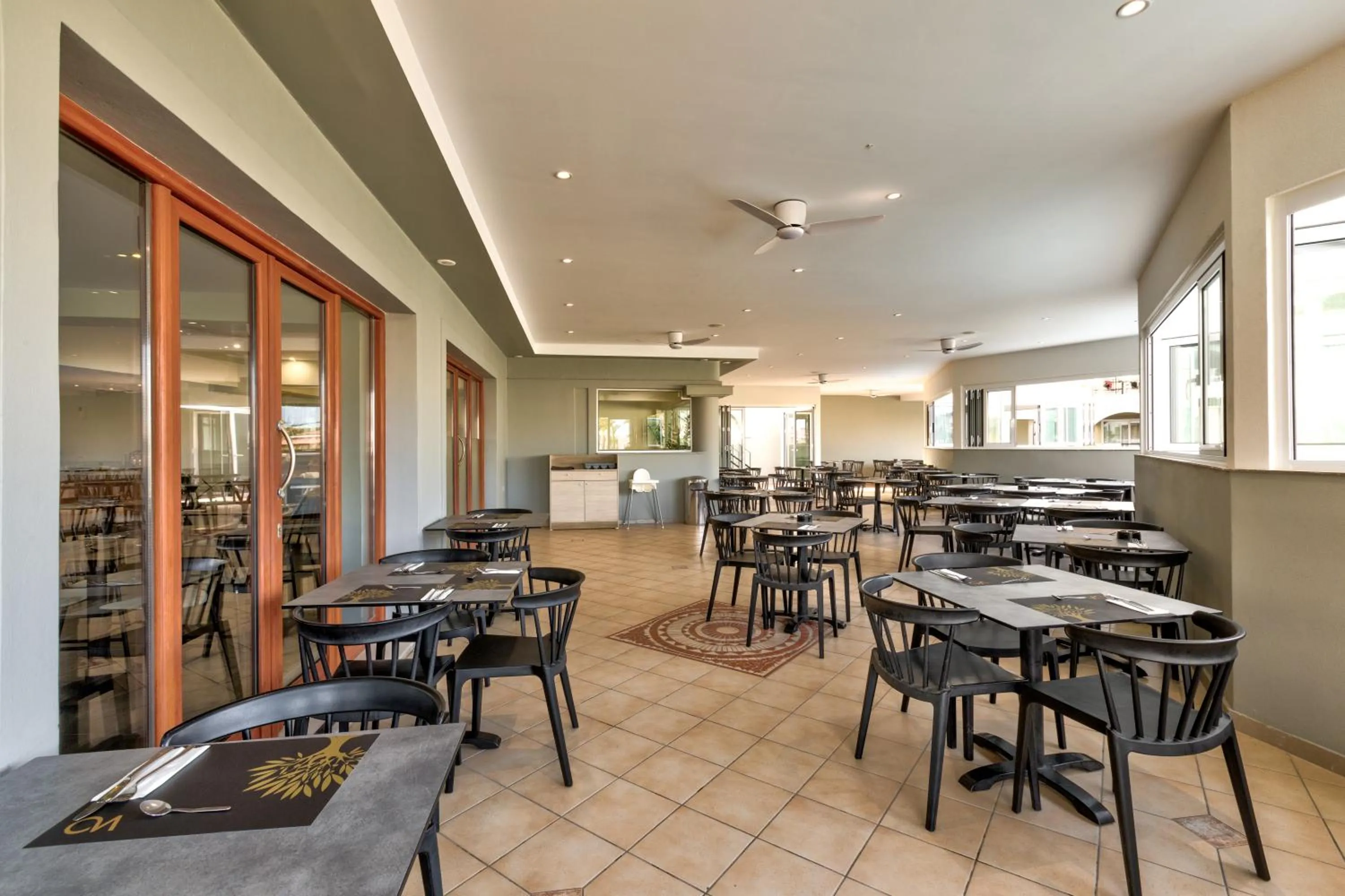 Restaurant/places to eat in White Olive Premium Laganas