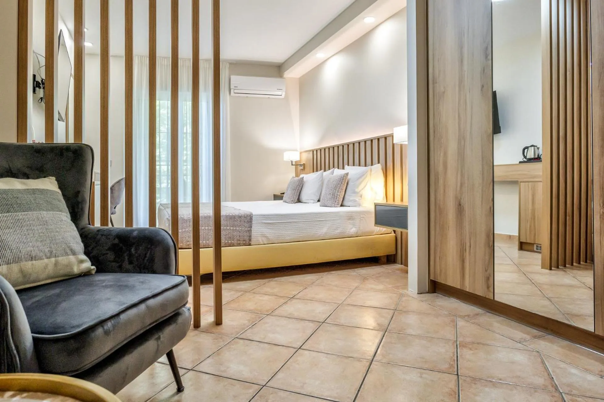 Bedroom, Bed in White Olive Premium Laganas