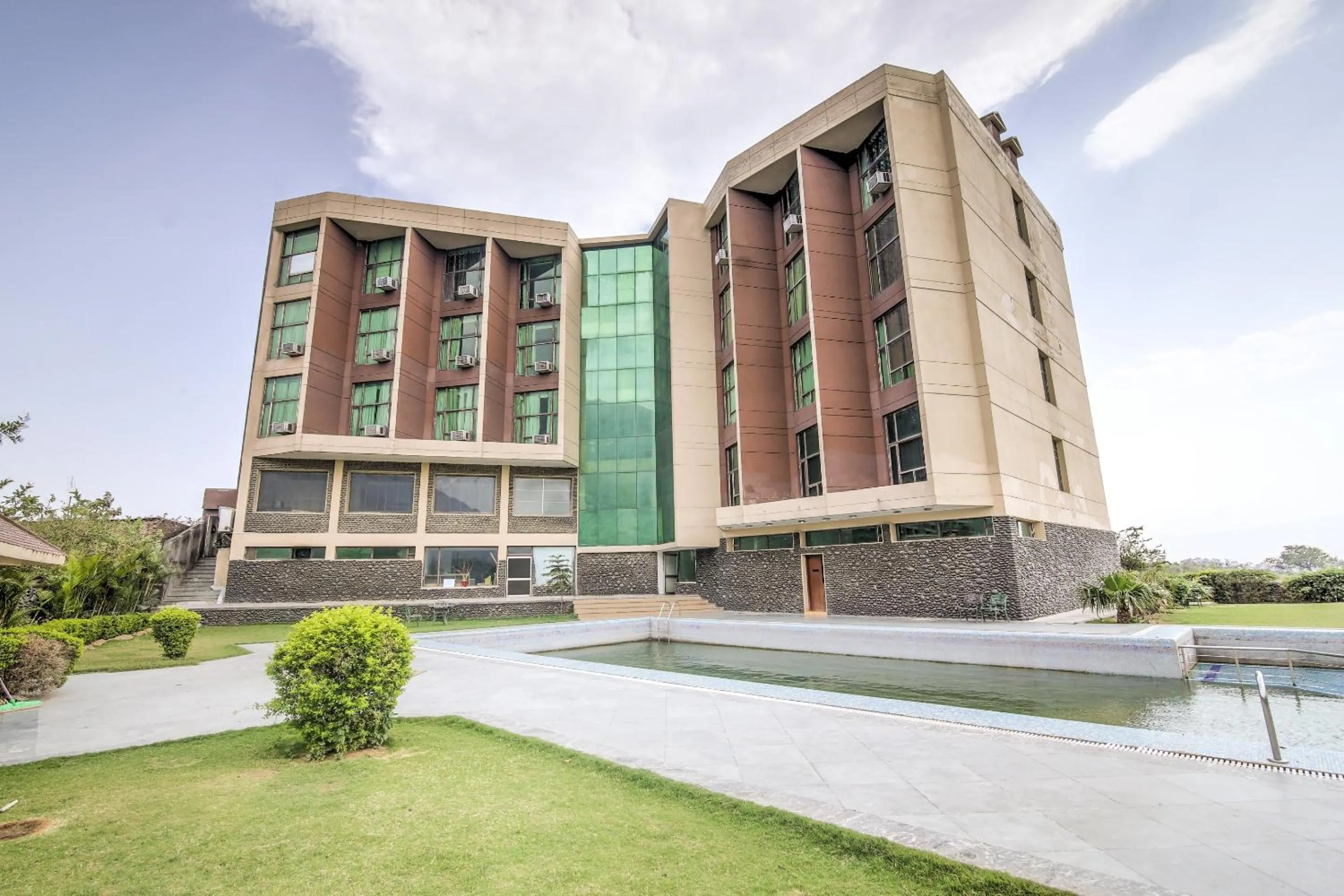 Facade/entrance in Hotel Devi Grand - Katra