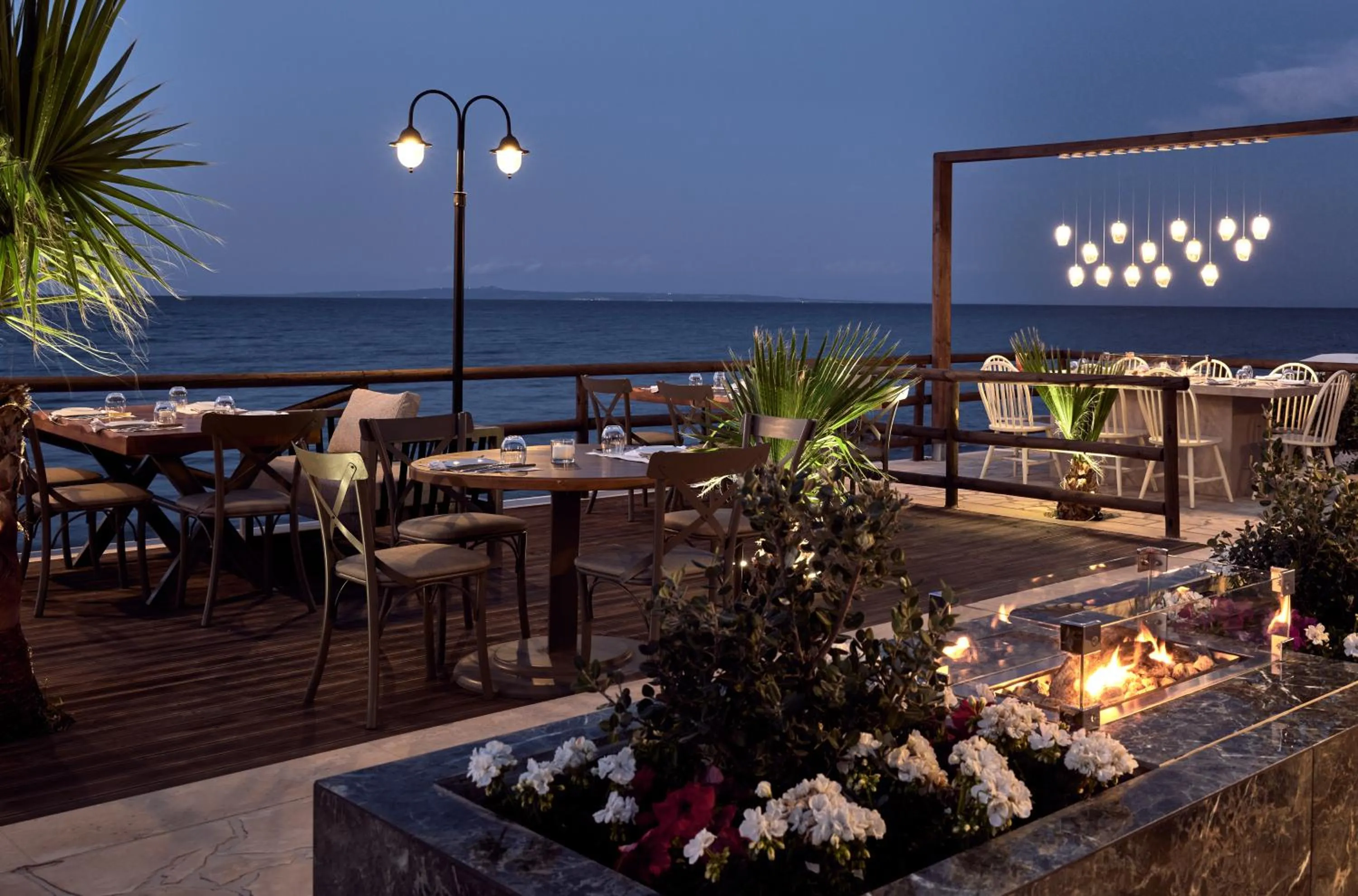 Restaurant/places to eat in Windmill Bay Hotel