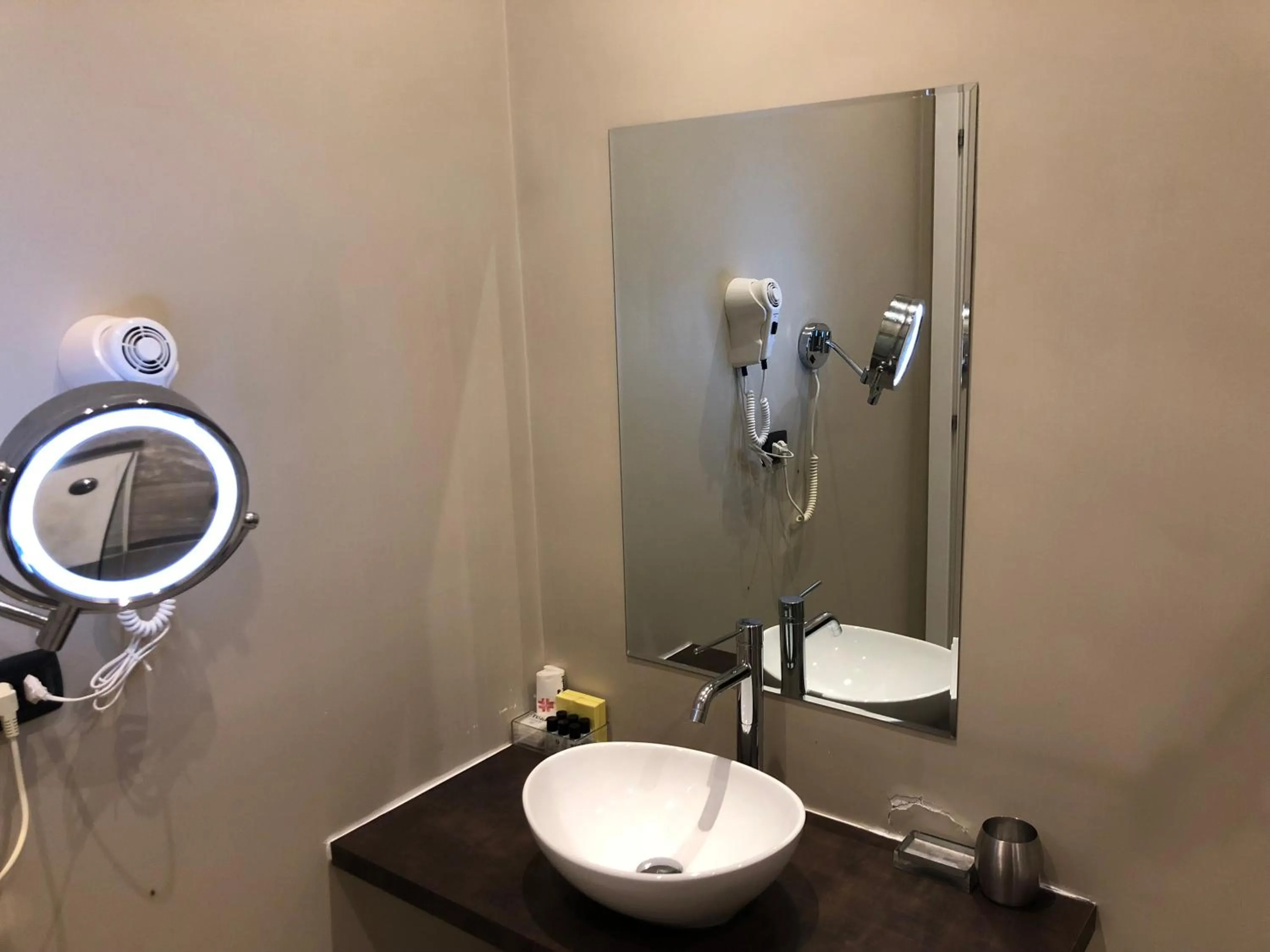 Bathroom in Trevi Portrait