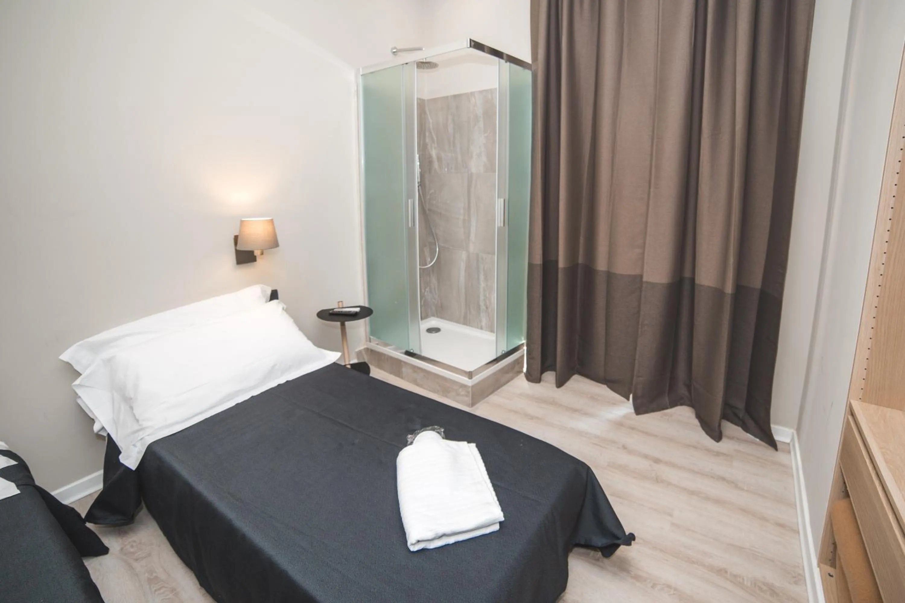 Bedroom, Bed in Trevi Portrait