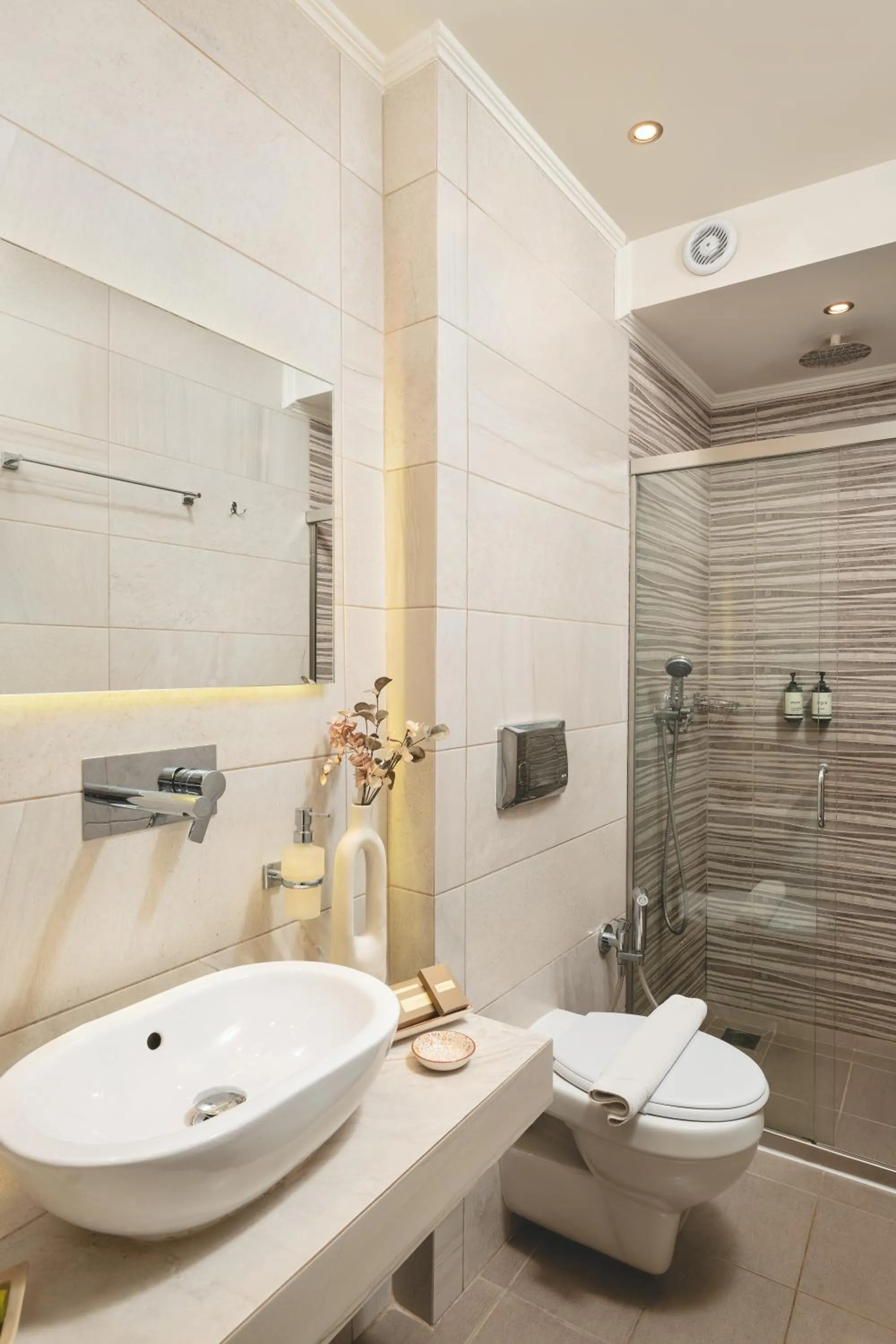 Shower in Elia Palazzo Hotel