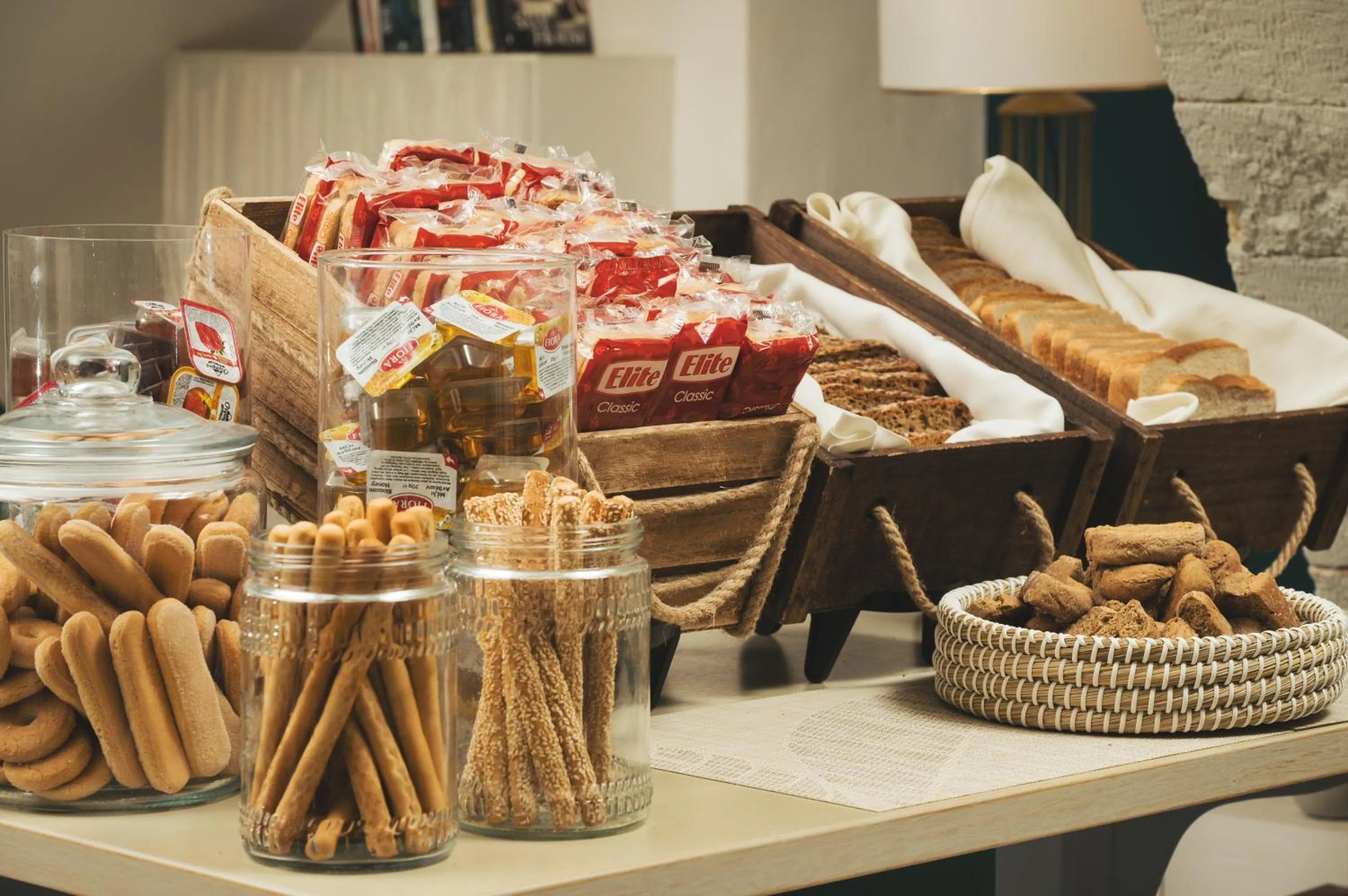 Food and drinks in Elia Palazzo Hotel